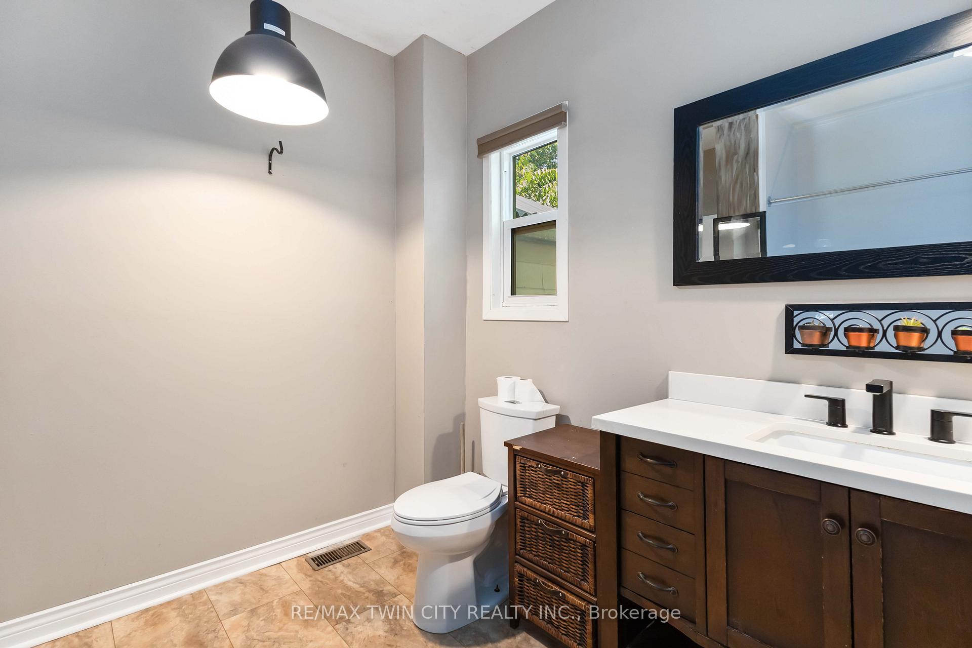 Photo 31 of 162 Adelaide Street, Strathroy-Caradoc, SW — HOMEH