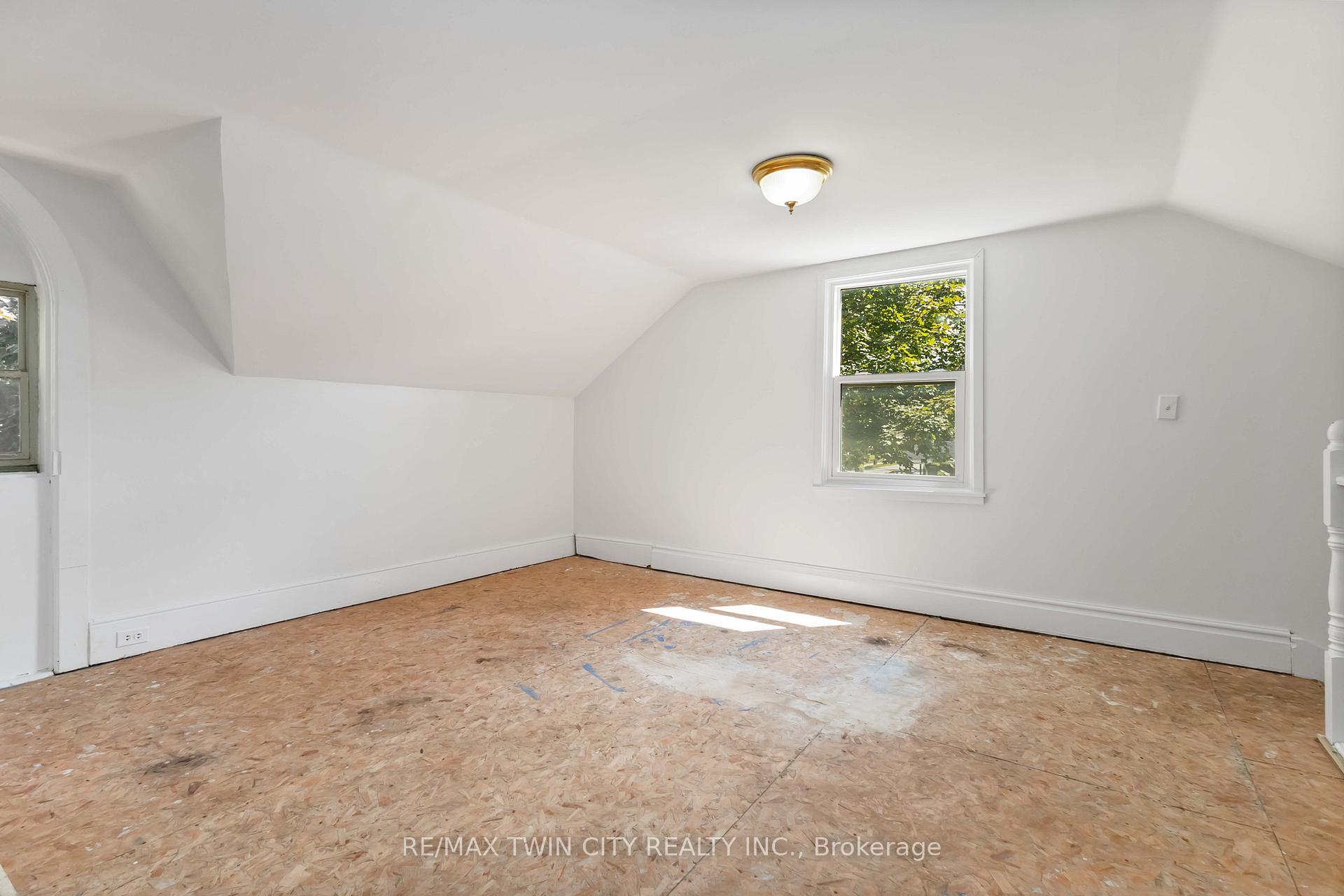 Photo 35 of 162 Adelaide Street, Strathroy-Caradoc, SW — HOMEH