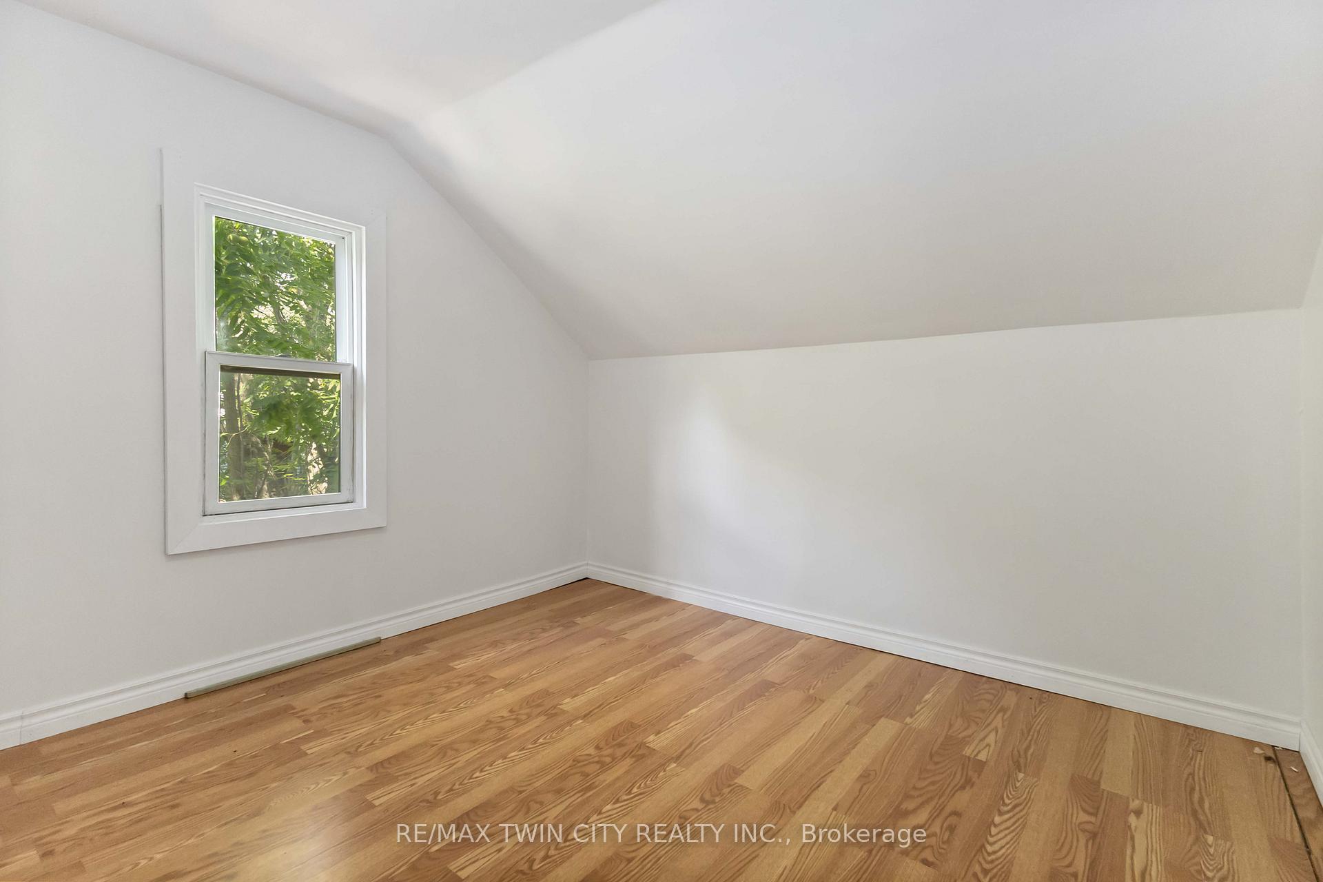 Photo 39 of 162 Adelaide Street, Strathroy-Caradoc, SW — HOMEH