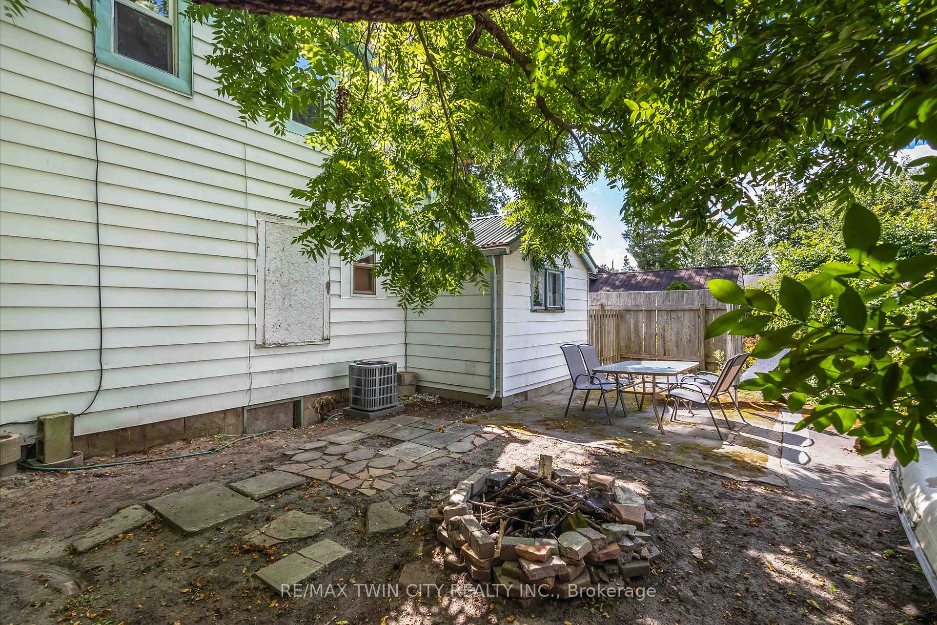 Photo 44 of 162 Adelaide Street, Strathroy-Caradoc, SW — HOMEH
