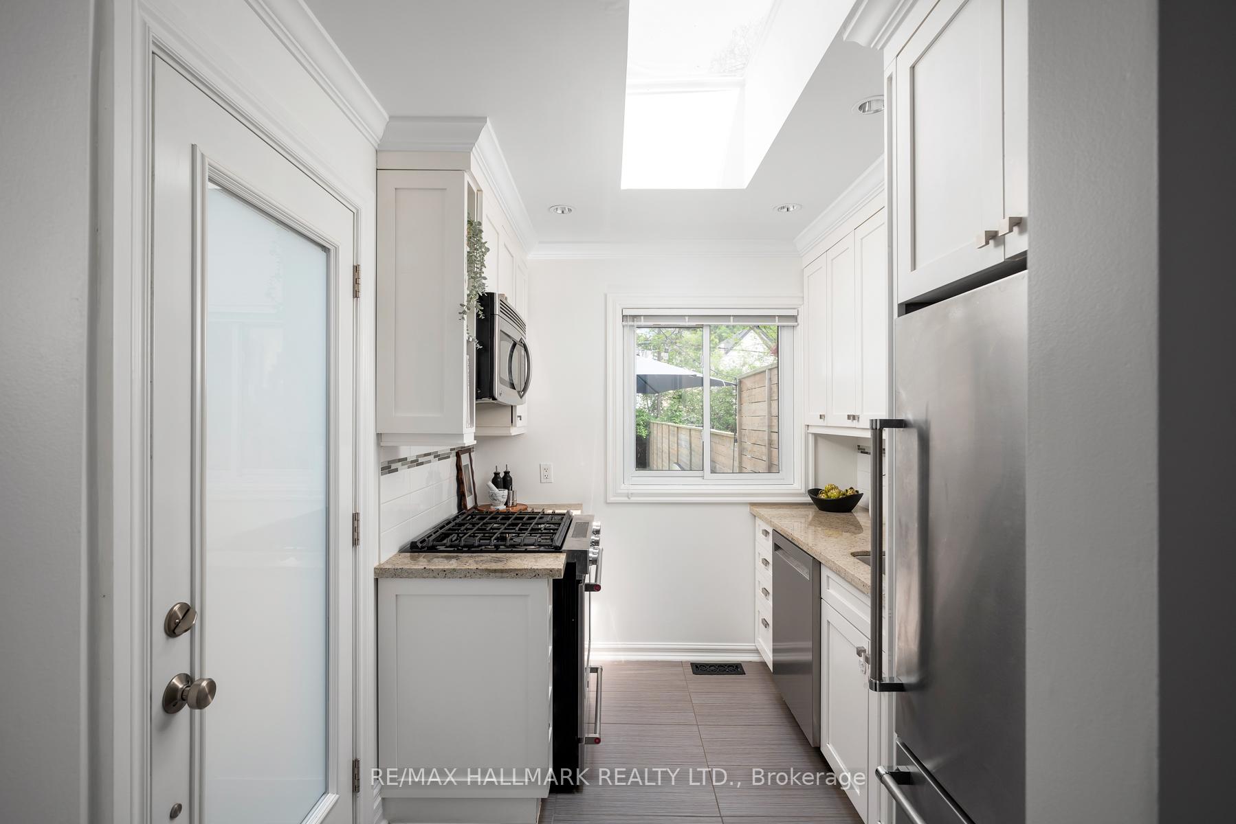 Photo 12 of 33 Ashdale Avenue, Toronto, Greenwood-Coxwell — HOMEH