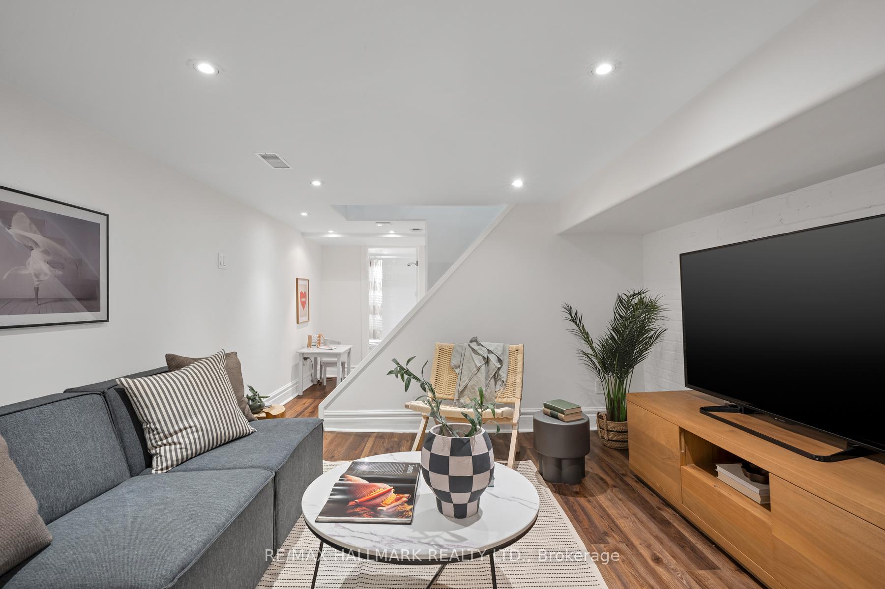 Photo 19 of 33 Ashdale Avenue, Toronto, Greenwood-Coxwell — HOMEH