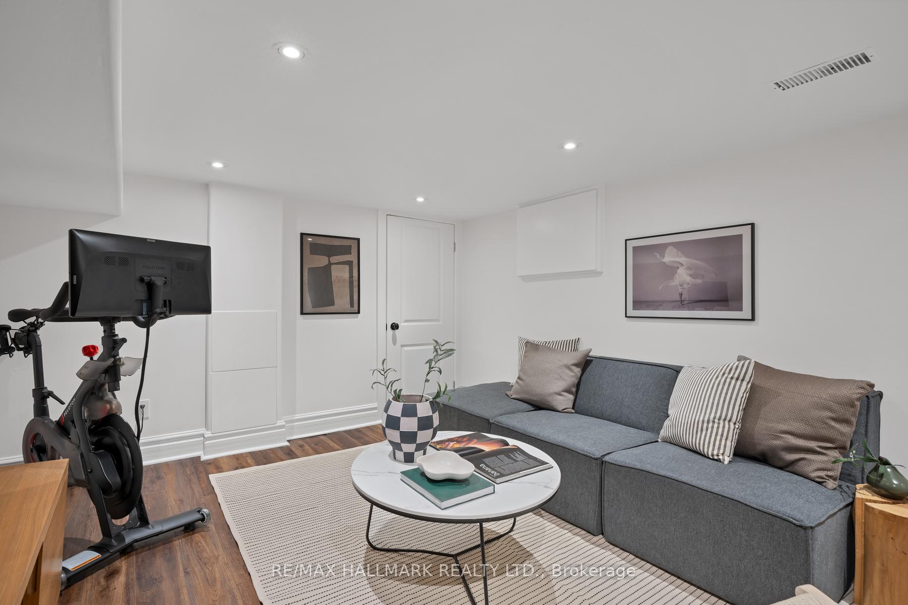 Photo 20 of 33 Ashdale Avenue, Toronto, Greenwood-Coxwell — HOMEH