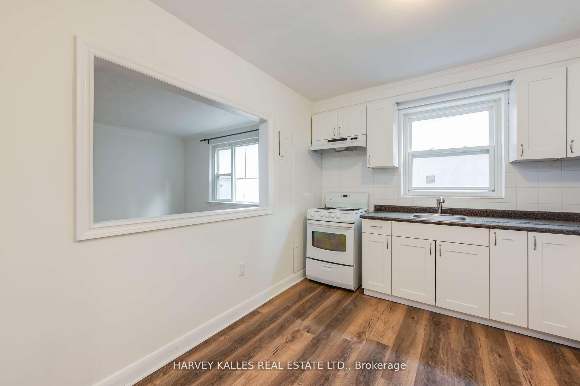 Photo 4 of Unit 11, 2905 St Clair Avenue E, Toronto, O'Connor-Parkview — HOMEH