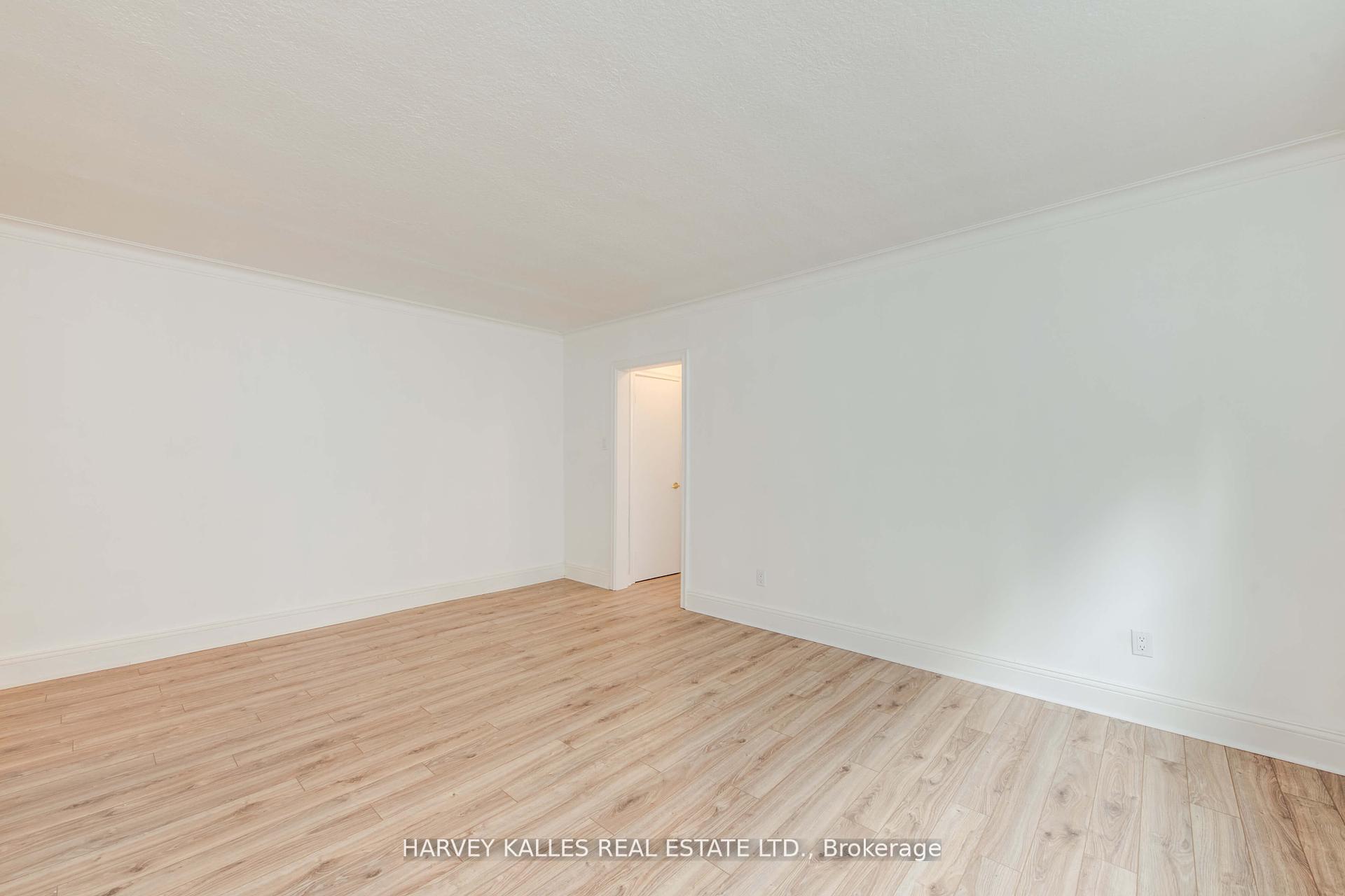 Photo 9 of Unit 11, 2905 St Clair Avenue E, Toronto, O'Connor-Parkview — HOMEH