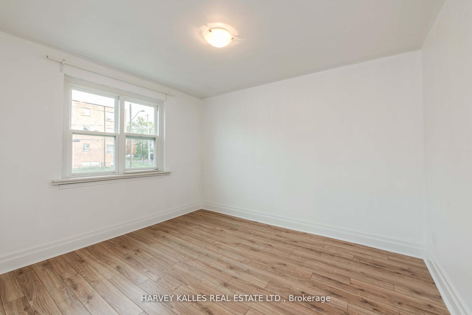 Photo 11 of Unit 11, 2905 St Clair Avenue E, Toronto, O'Connor-Parkview — HOMEH