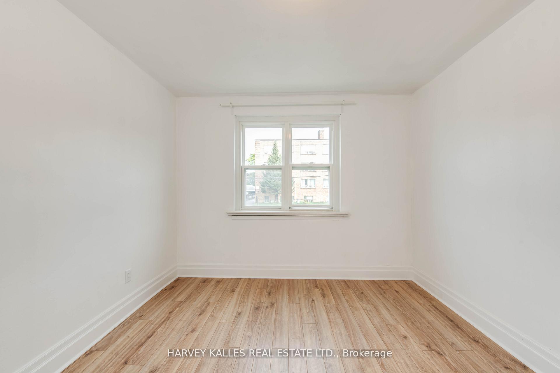 Photo 13 of Unit 11, 2905 St Clair Avenue E, Toronto, O'Connor-Parkview — HOMEH