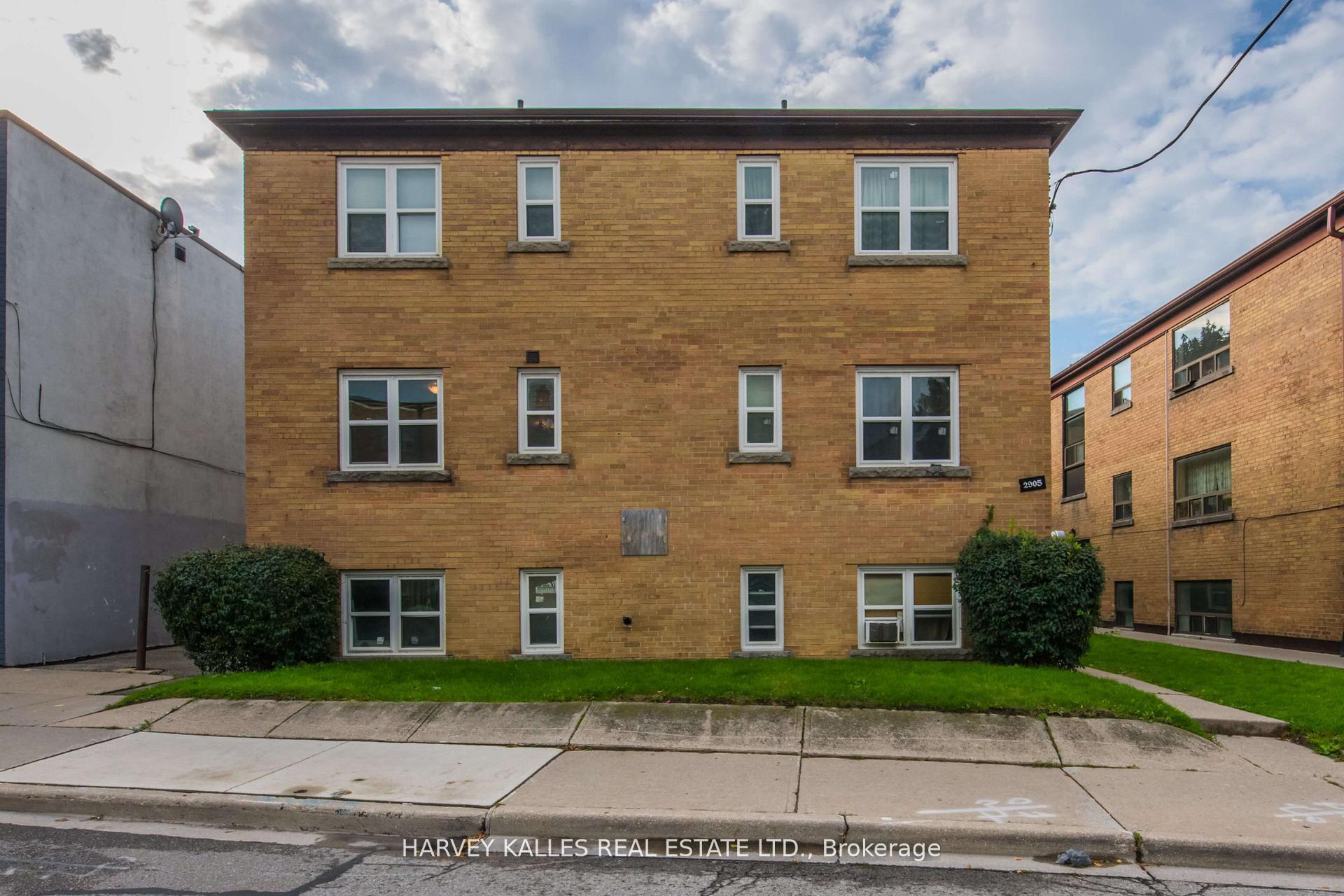 Photo 17 of Unit 11, 2905 St Clair Avenue E, Toronto, O'Connor-Parkview — HOMEH