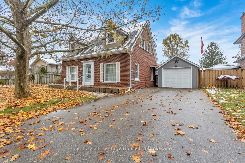 Photo 2 of 43 Concession Street E, Tillsonburg — HOMEH