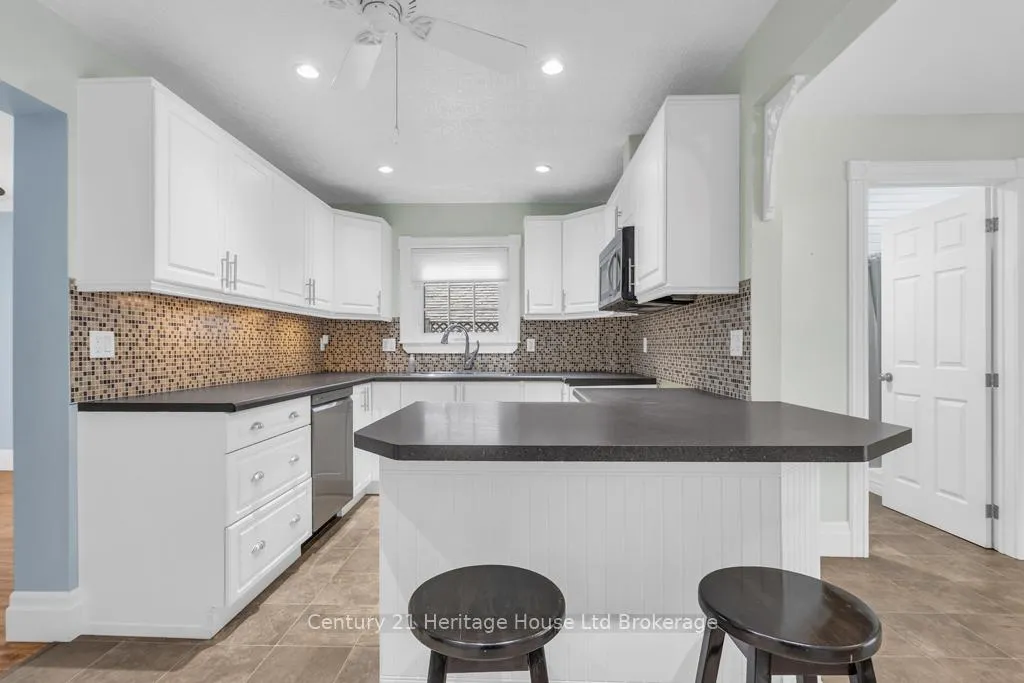 Photo 9 of 43 Concession Street E, Tillsonburg — HOMEH