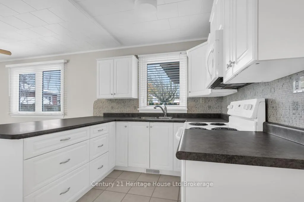 Photo 25 of 43 Concession Street E, Tillsonburg — HOMEH