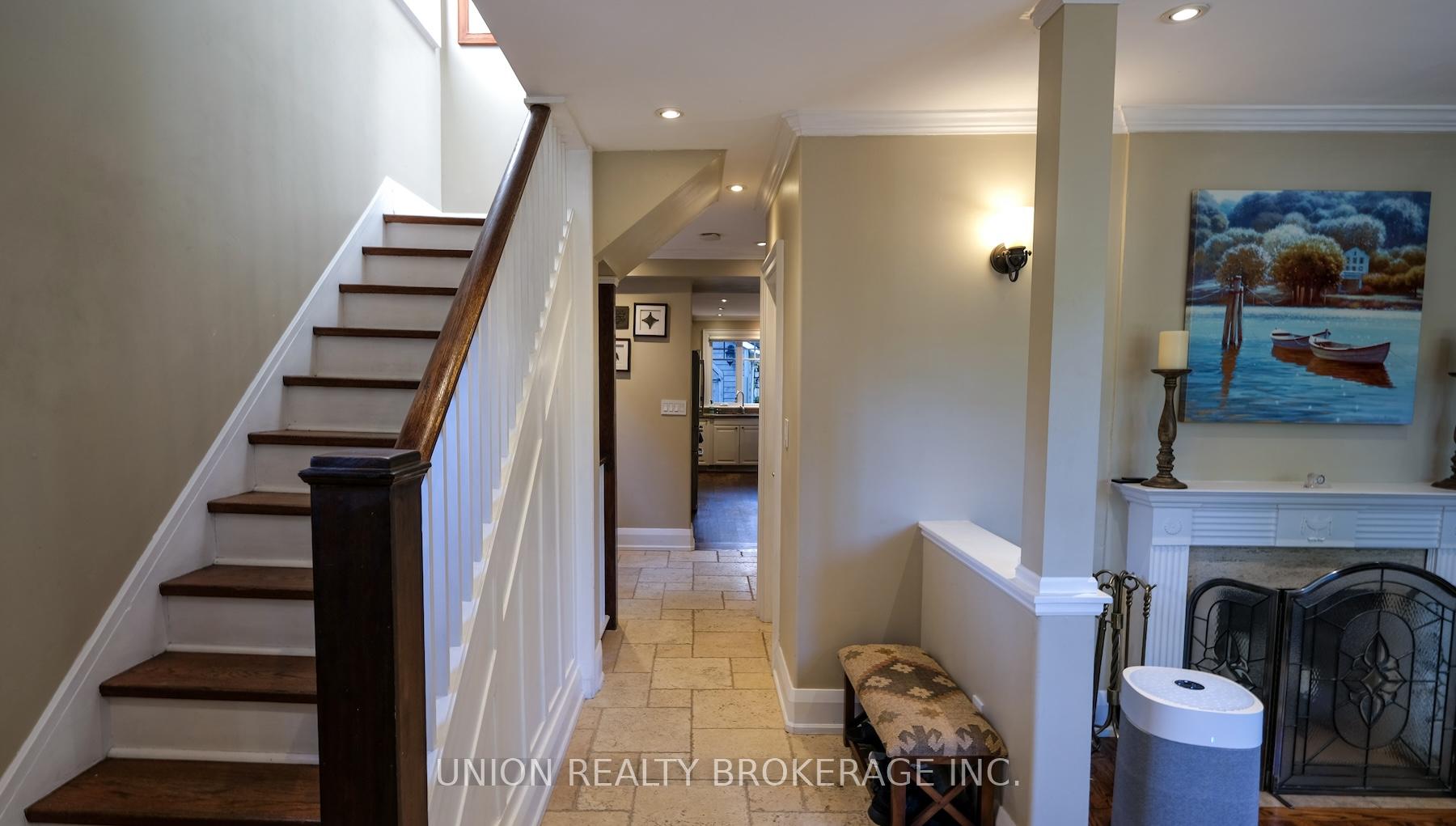 Photo 3 of 22 Beaufort Road, Toronto, The Beaches — HOMEH