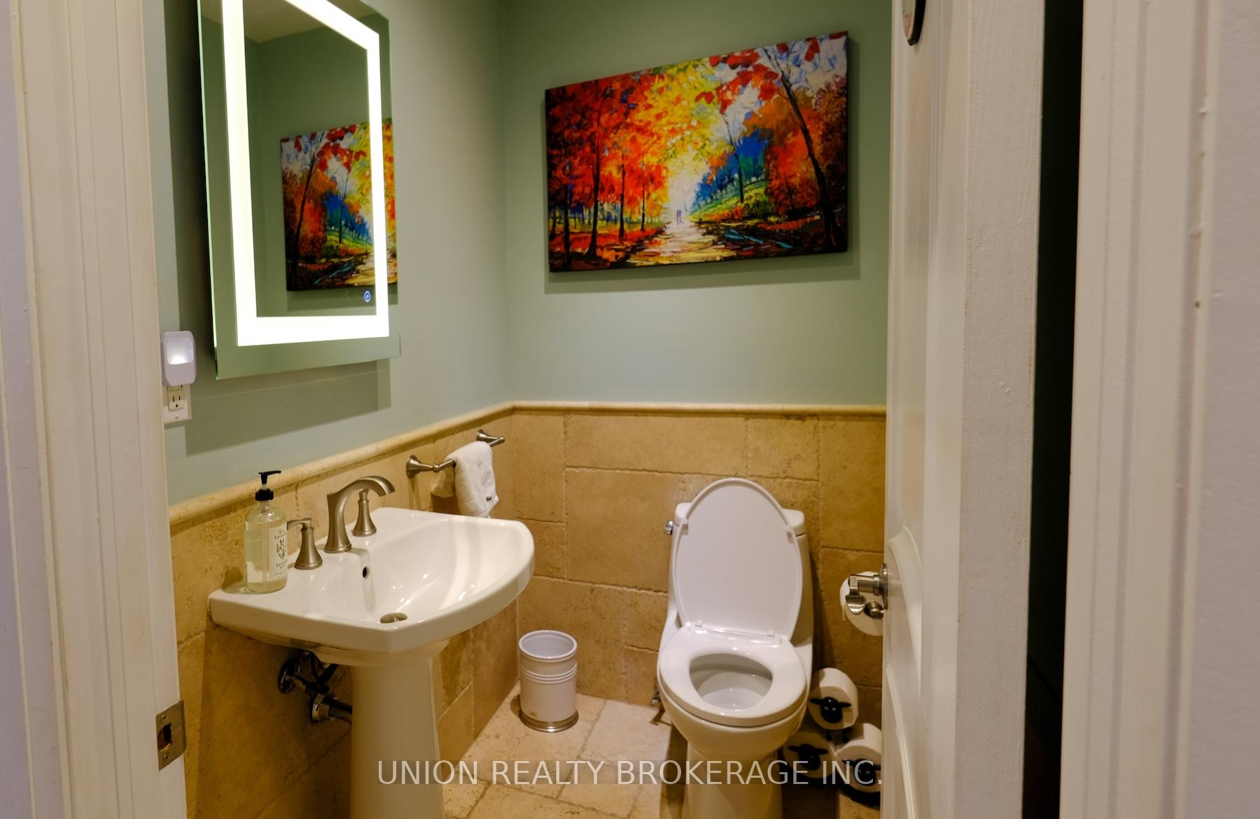 Photo 17 of 22 Beaufort Road, Toronto, The Beaches — HOMEH