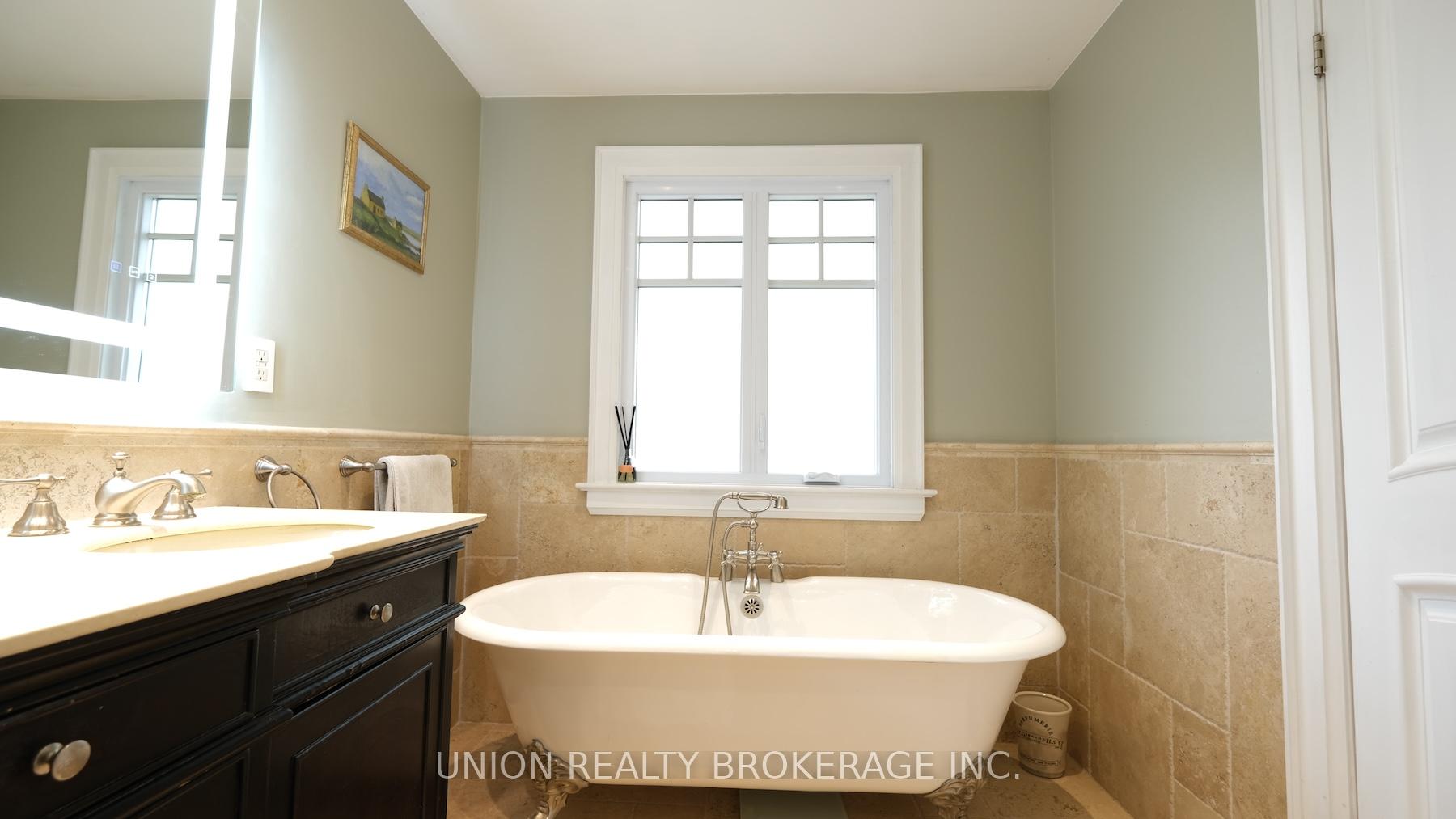 Photo 23 of 22 Beaufort Road, Toronto, The Beaches — HOMEH