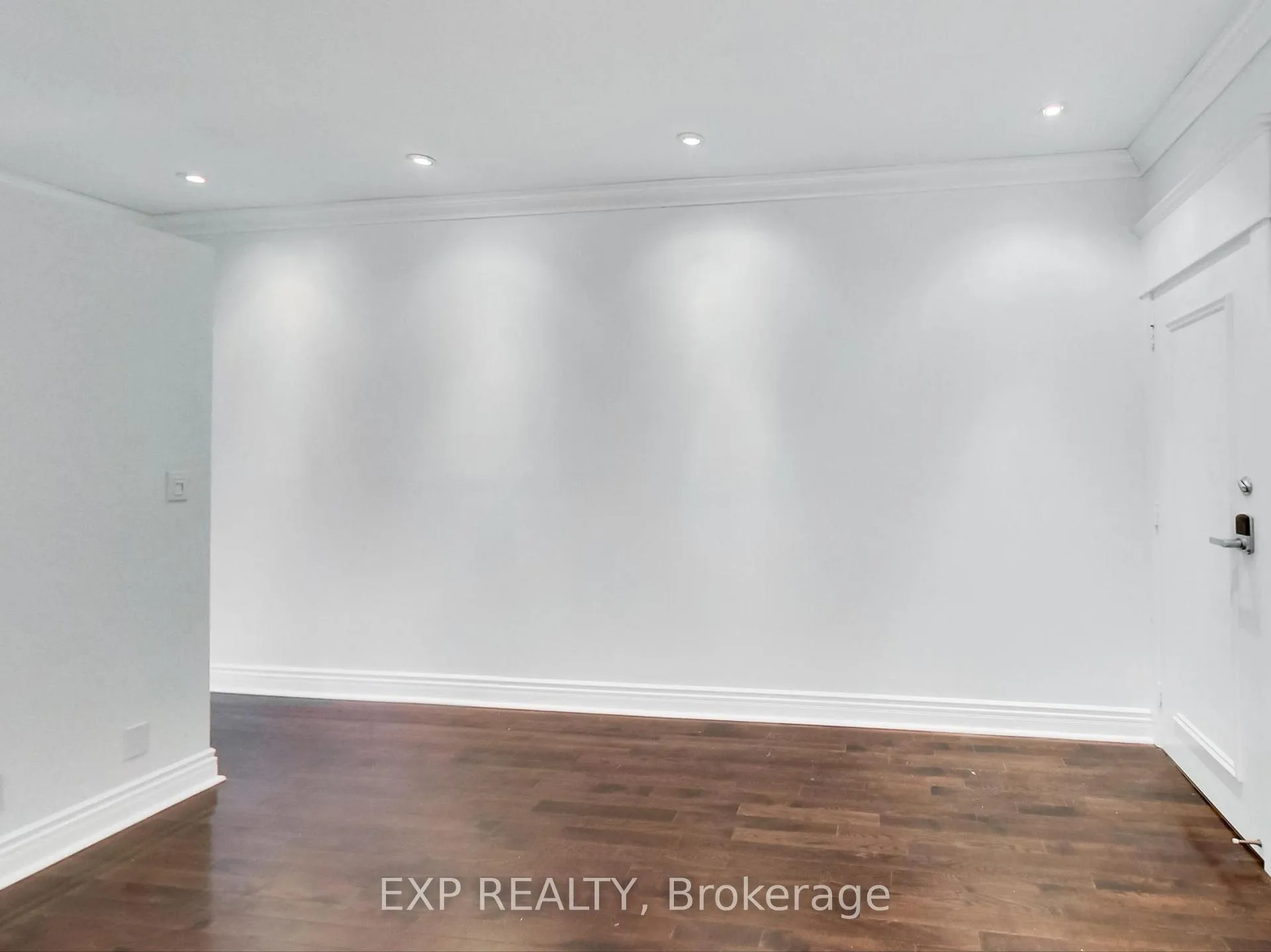 Photo 3 of Unit Unit 3, 38 River Street, Toronto, Regent Park — HOMEH