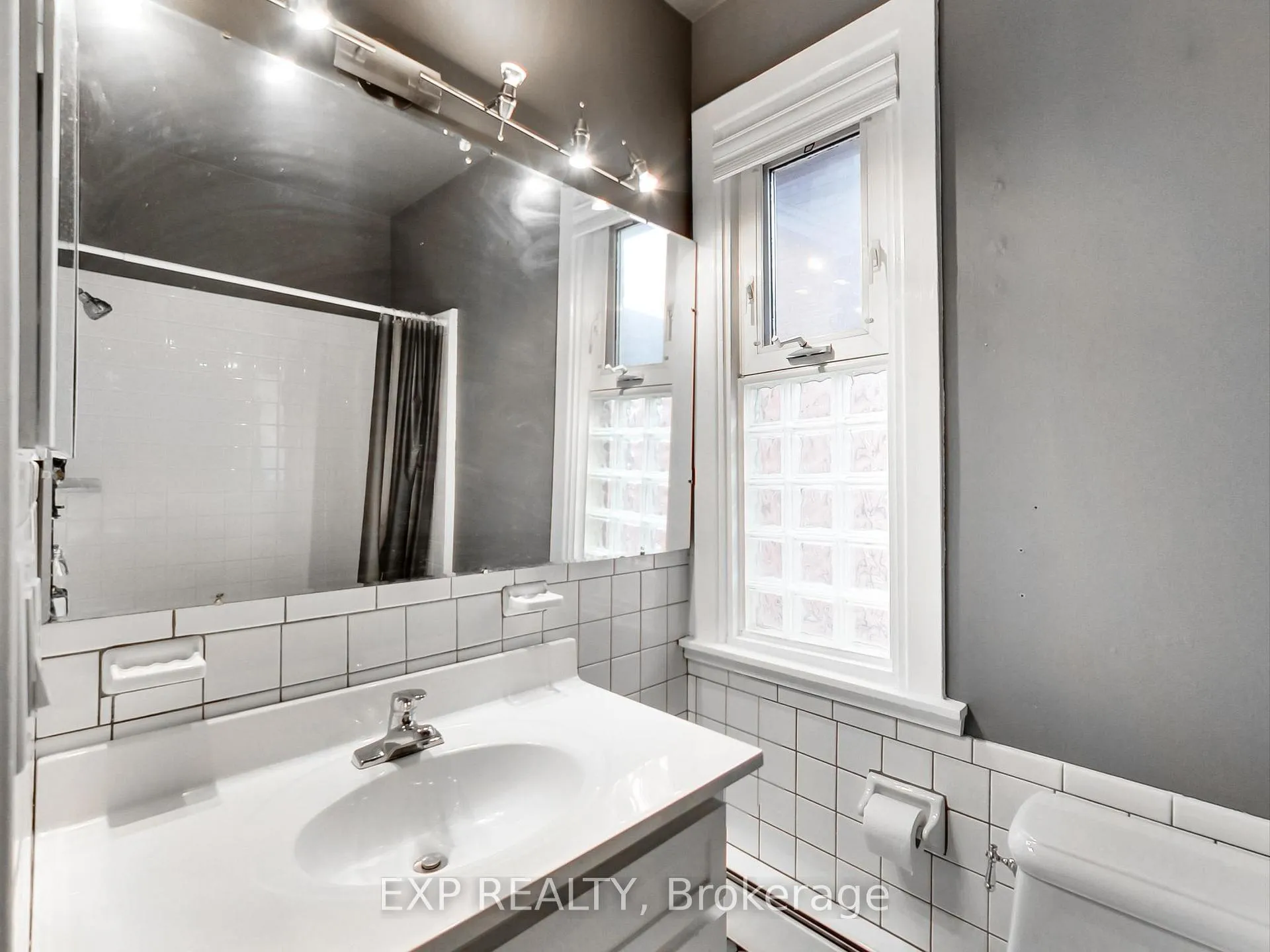 Photo 11 of Unit Unit 3, 38 River Street, Toronto, Regent Park — HOMEH