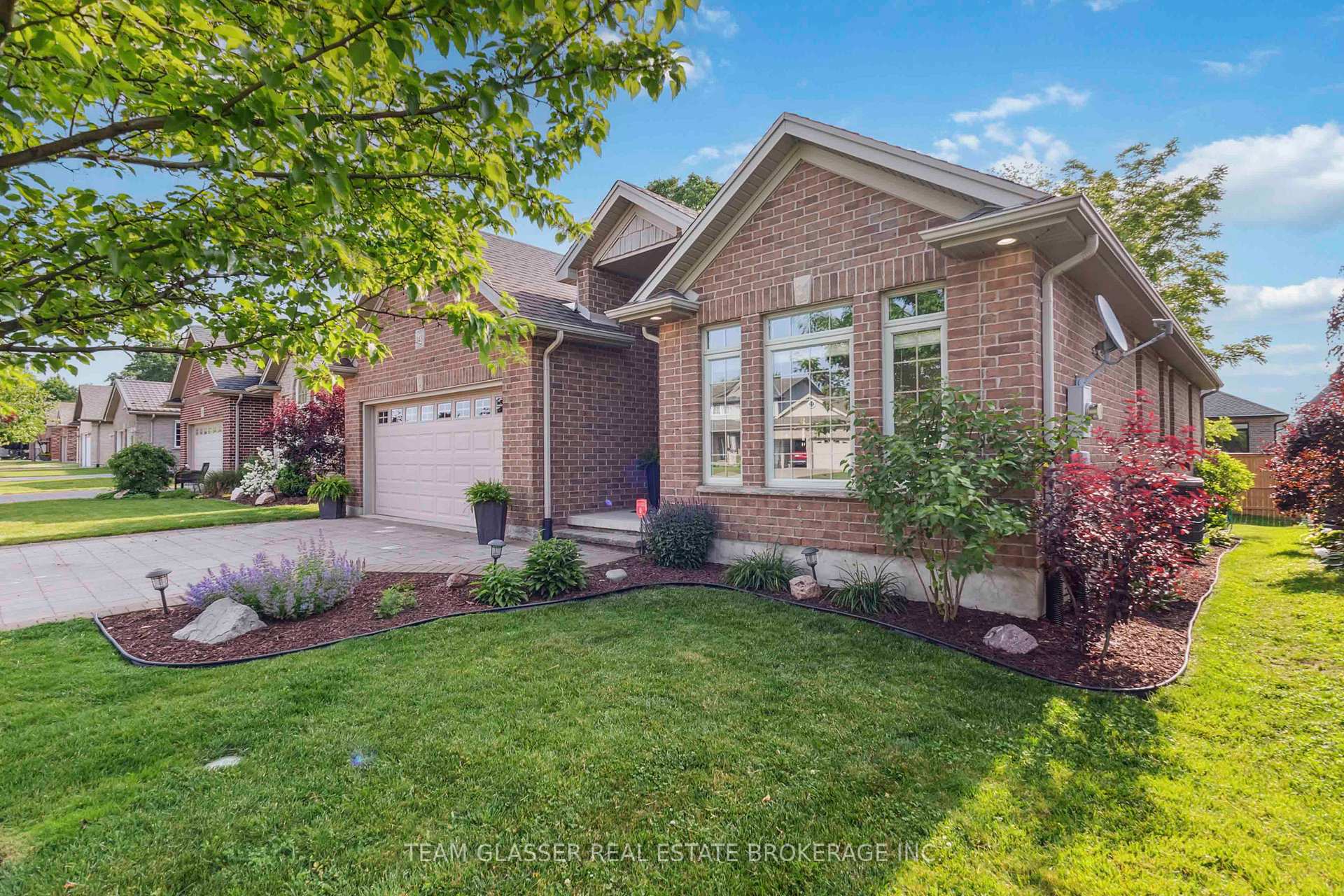 Photo 4 of 143 Deborah Drive, Strathroy-Caradoc, NE — HOMEH