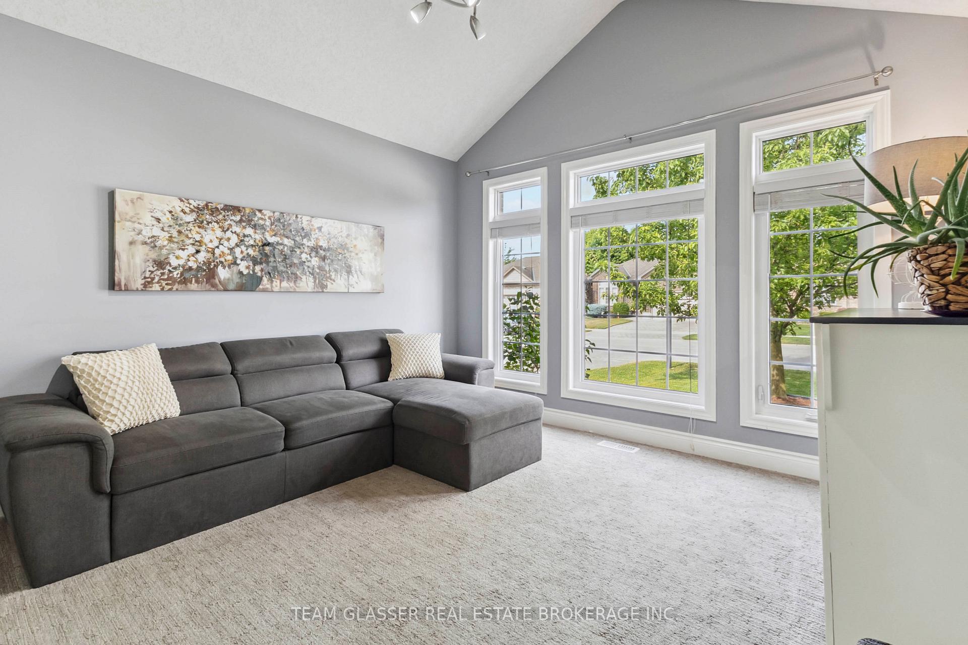 Photo 9 of 143 Deborah Drive, Strathroy-Caradoc, NE — HOMEH