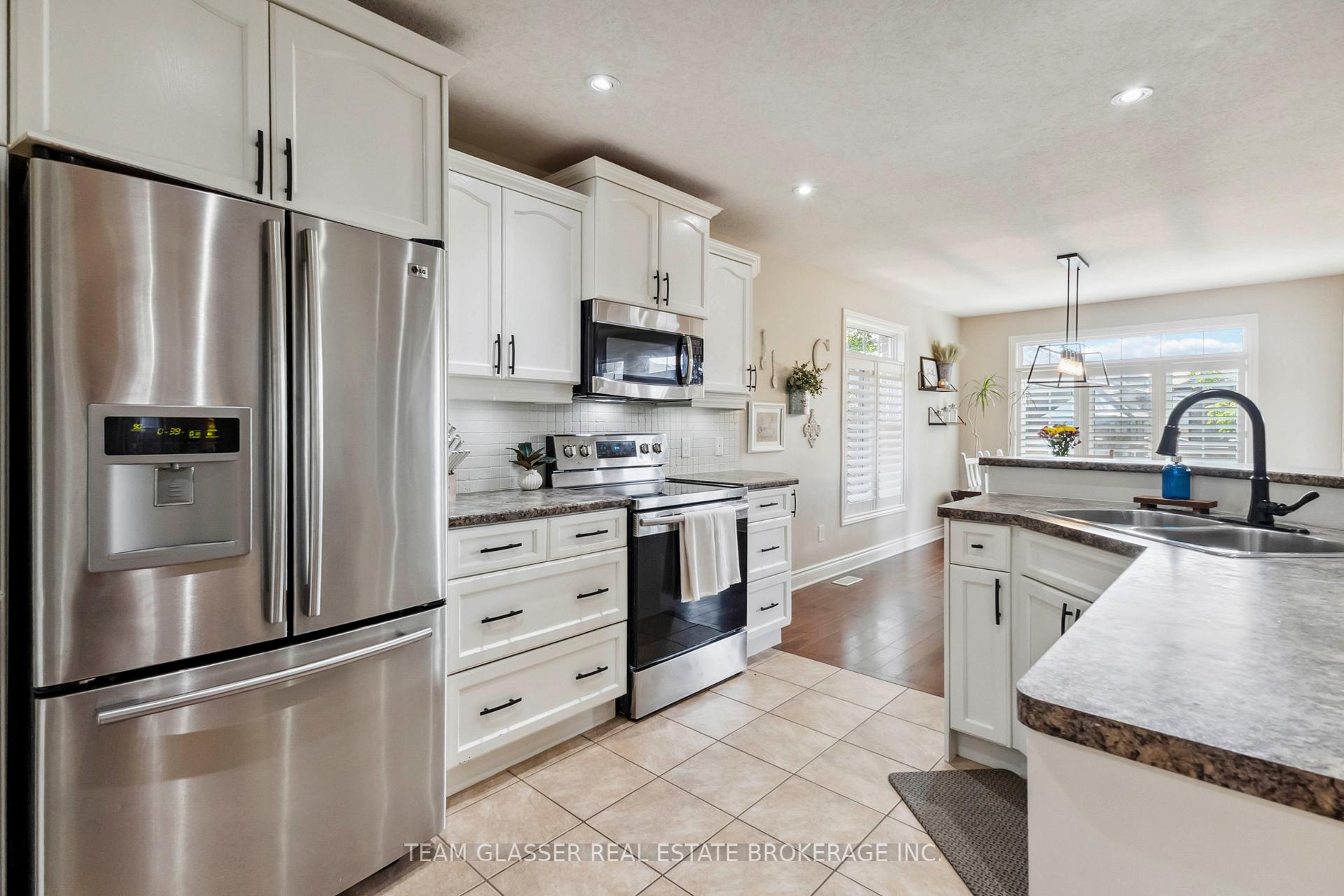 Photo 18 of 143 Deborah Drive, Strathroy-Caradoc, NE — HOMEH