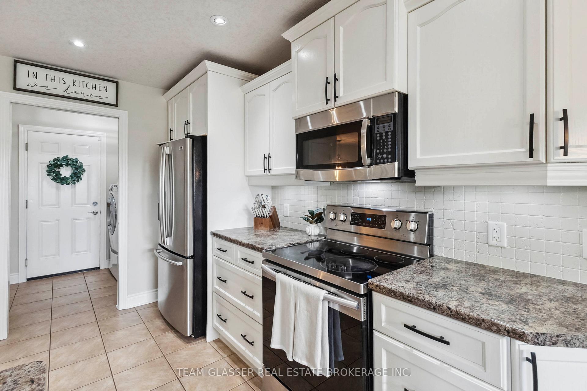 Photo 24 of 143 Deborah Drive, Strathroy-Caradoc, NE — HOMEH