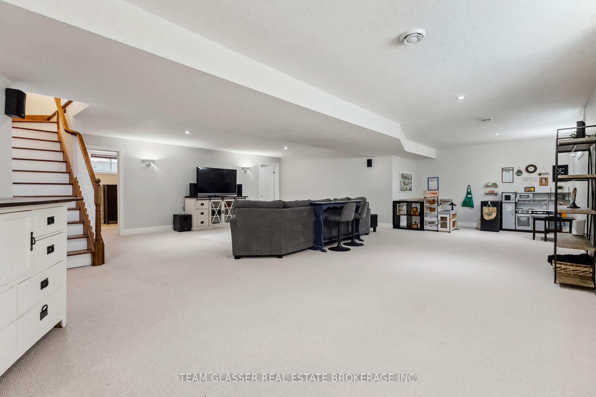 Photo 37 of 143 Deborah Drive, Strathroy-Caradoc, NE — HOMEH