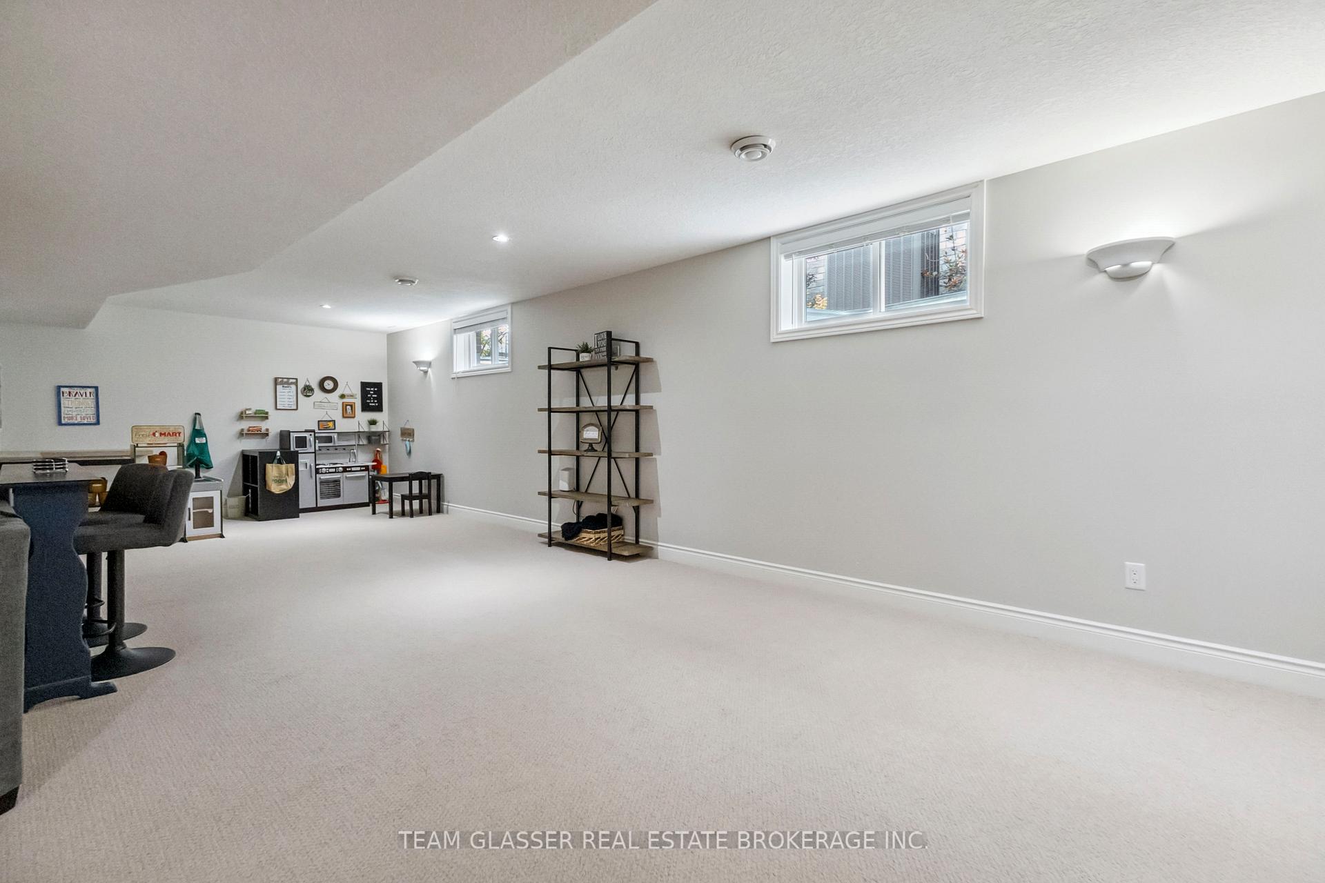 Photo 39 of 143 Deborah Drive, Strathroy-Caradoc, NE — HOMEH