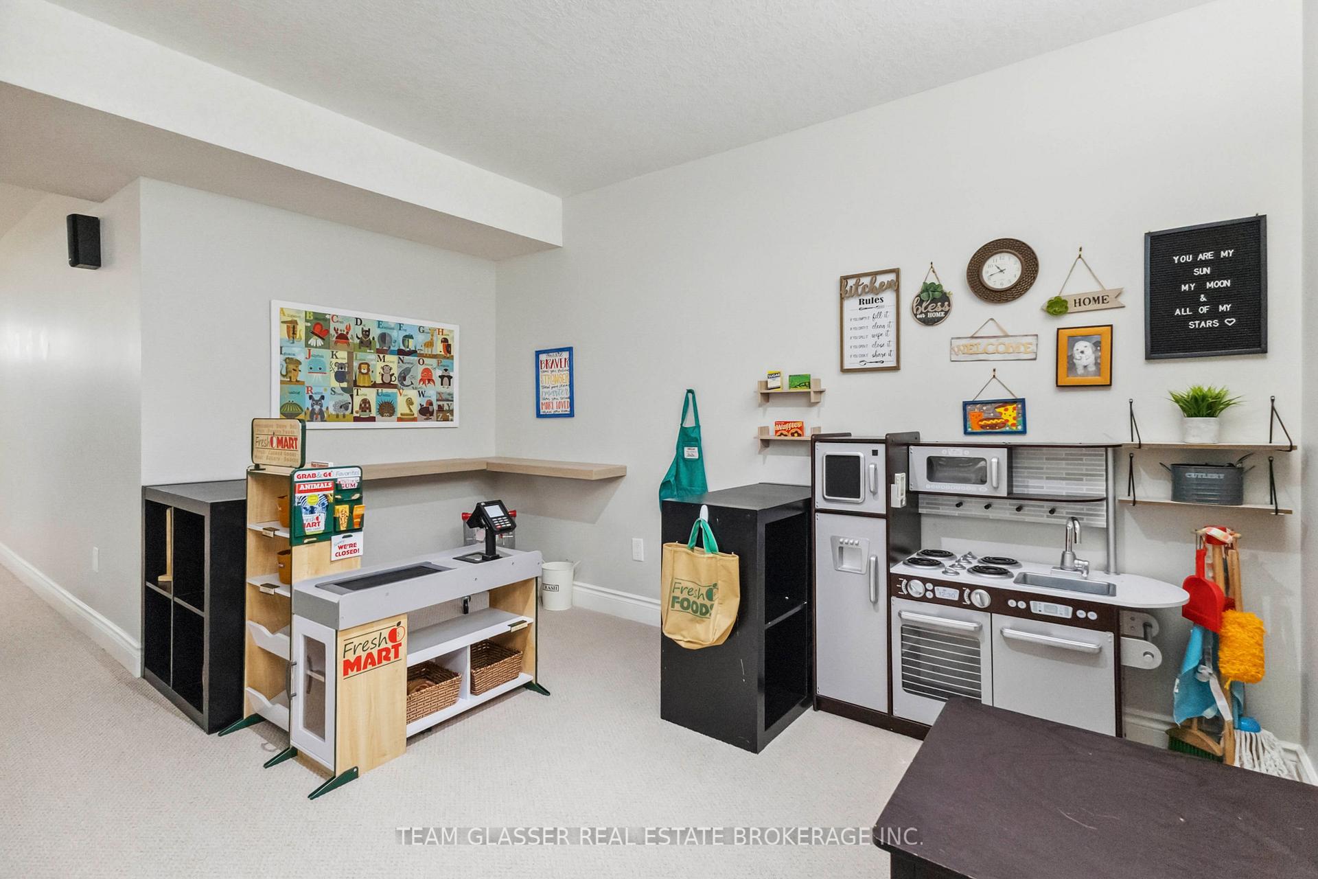 Photo 40 of 143 Deborah Drive, Strathroy-Caradoc, NE — HOMEH