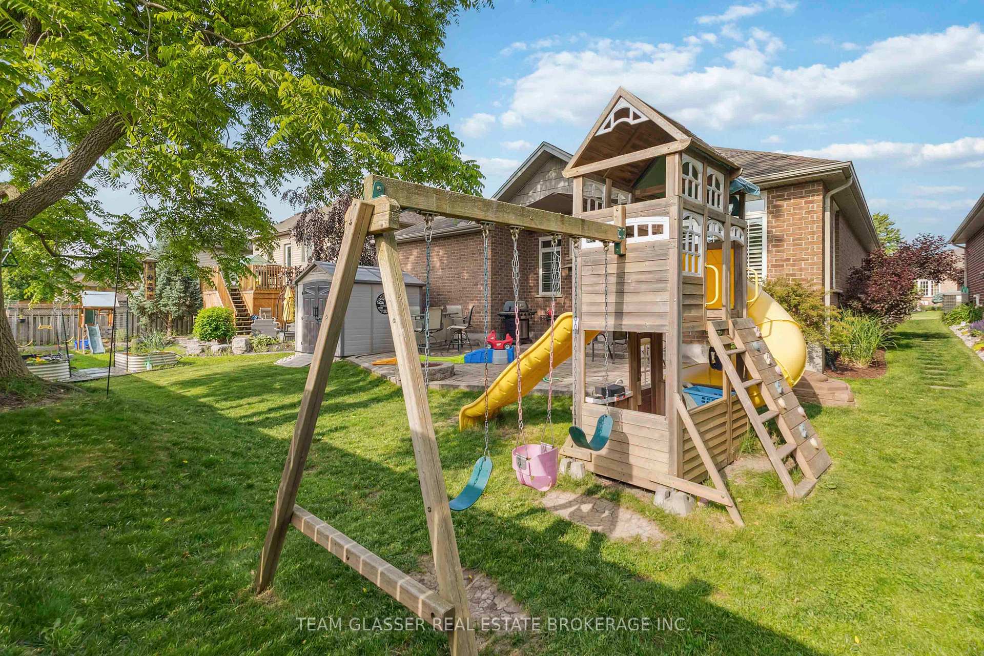Photo 42 of 143 Deborah Drive, Strathroy-Caradoc, NE — HOMEH