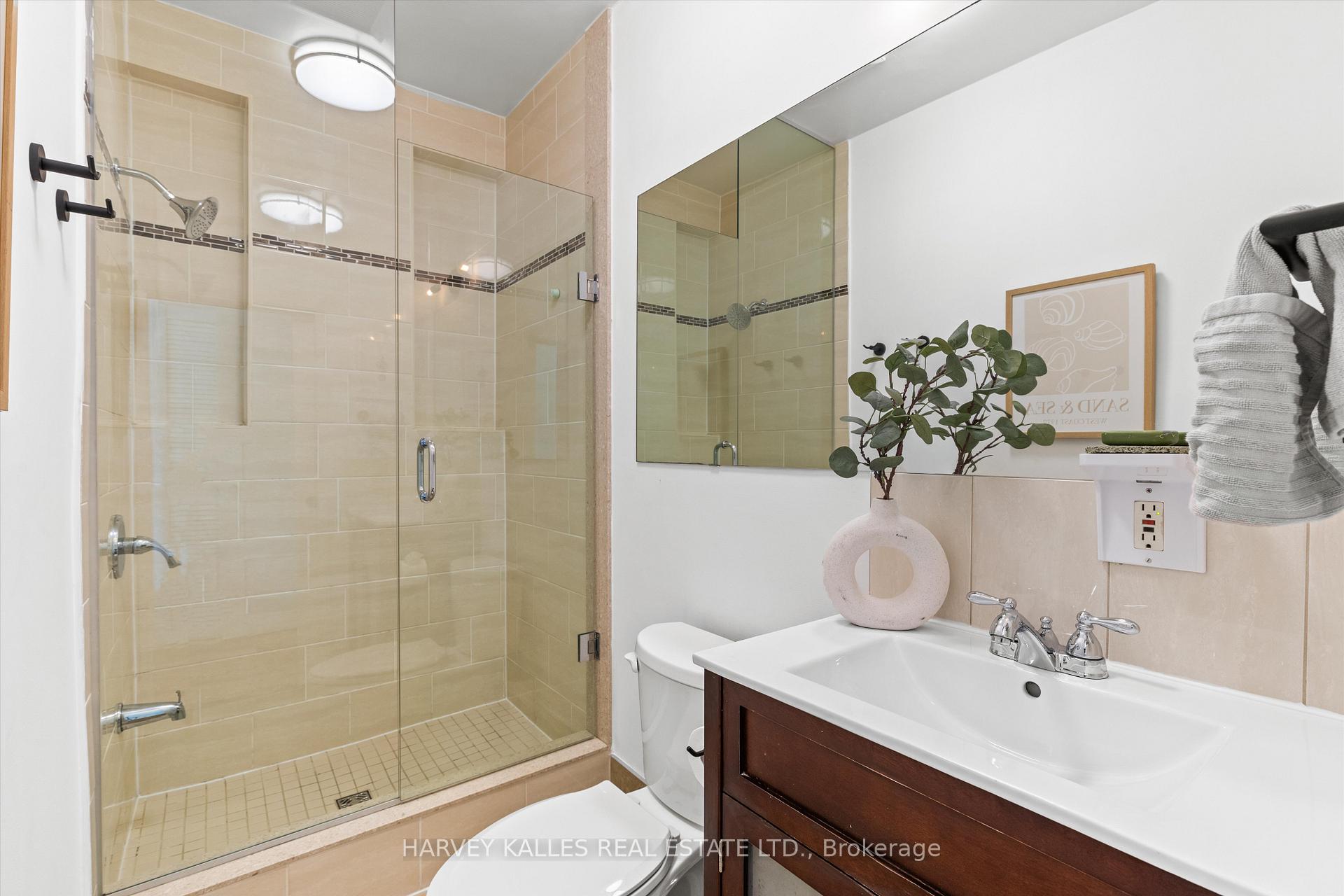Photo 17 of 89 Empire Avenue, Toronto, South Riverdale — HOMEH