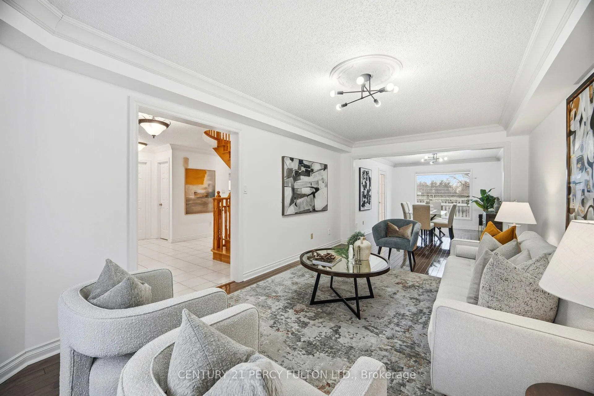 Photo 3 of 896 Darwin Drive, Pickering, Dunbarton — HOMEH