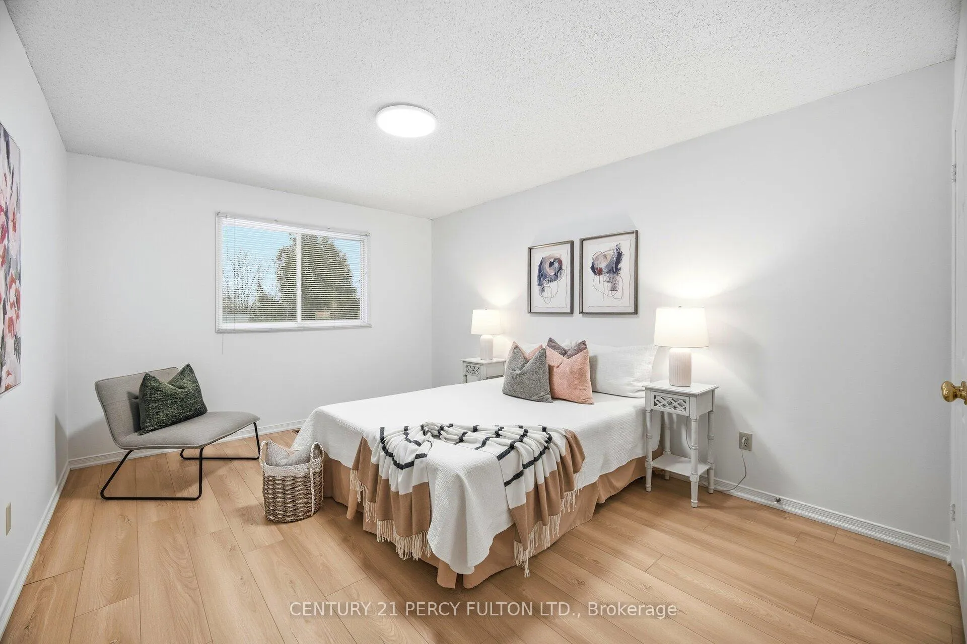 Photo 25 of 896 Darwin Drive, Pickering, Dunbarton — HOMEH