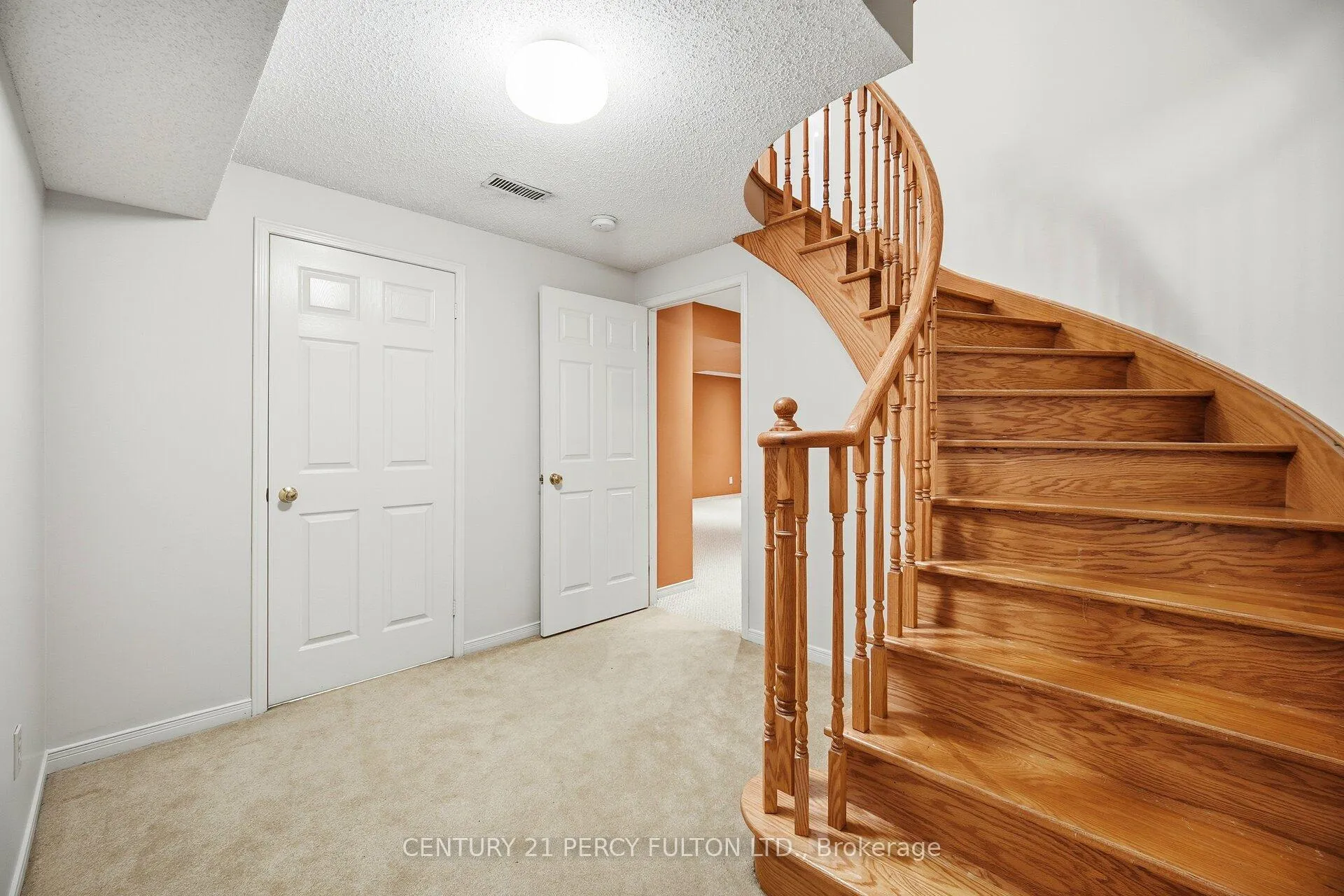 Photo 33 of 896 Darwin Drive, Pickering, Dunbarton — HOMEH