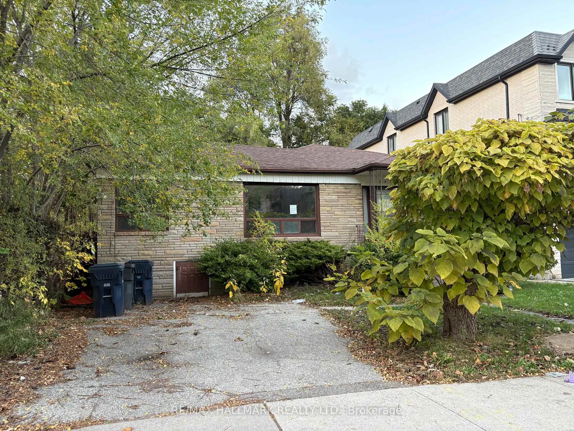 Front of 146 Bannockburn Avenue