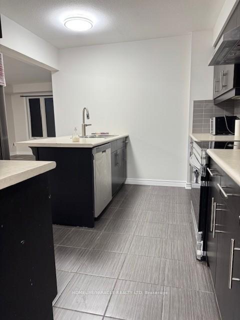 Photo 10 of 173 Winterberry Boulevard, Thorold, Confederation Heights — HOMEH