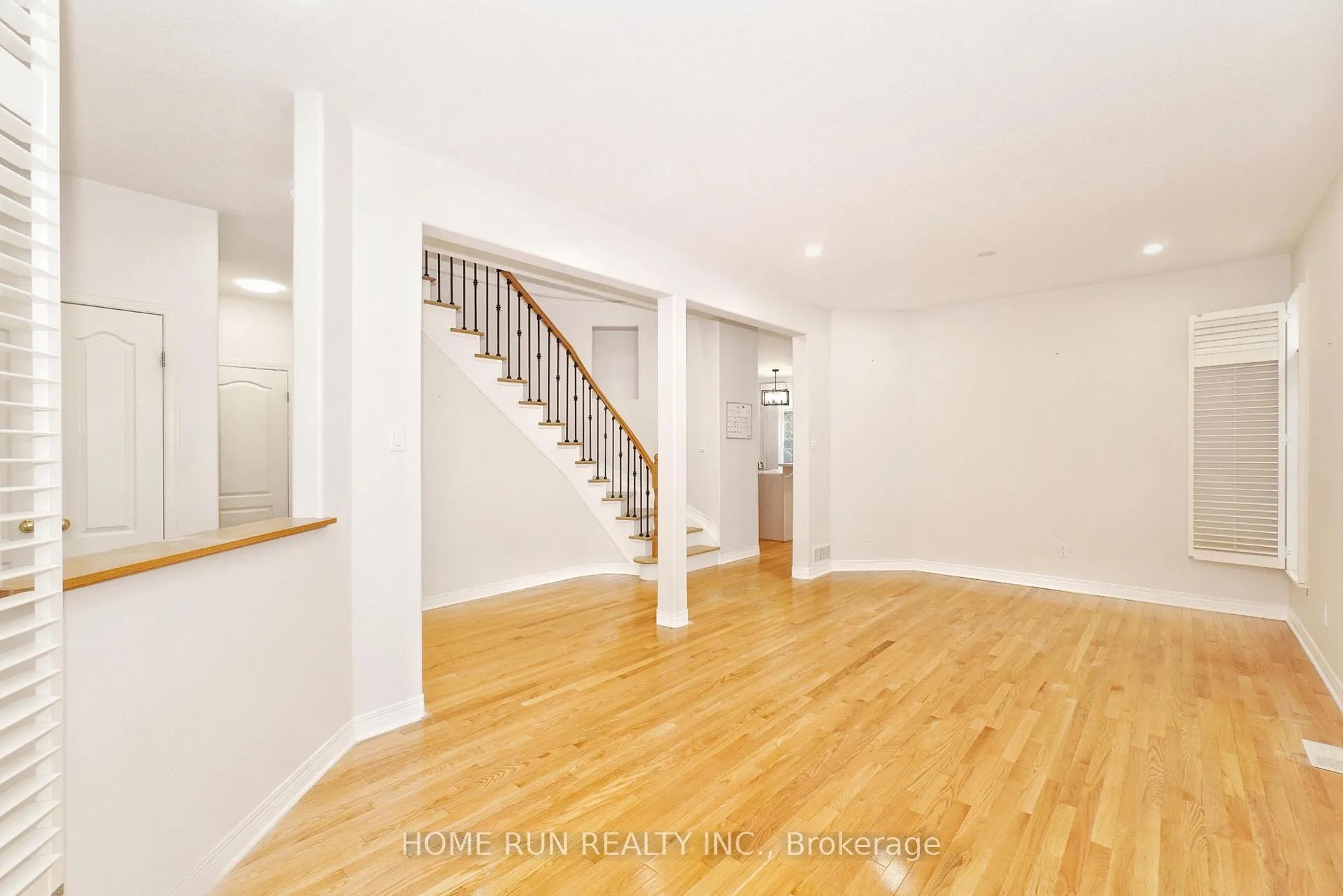 Photo 2 of 15 Evanshen Crescent, Ottawa, Kanata - Kanata Lakes/Heritage Hills — HOMEH
