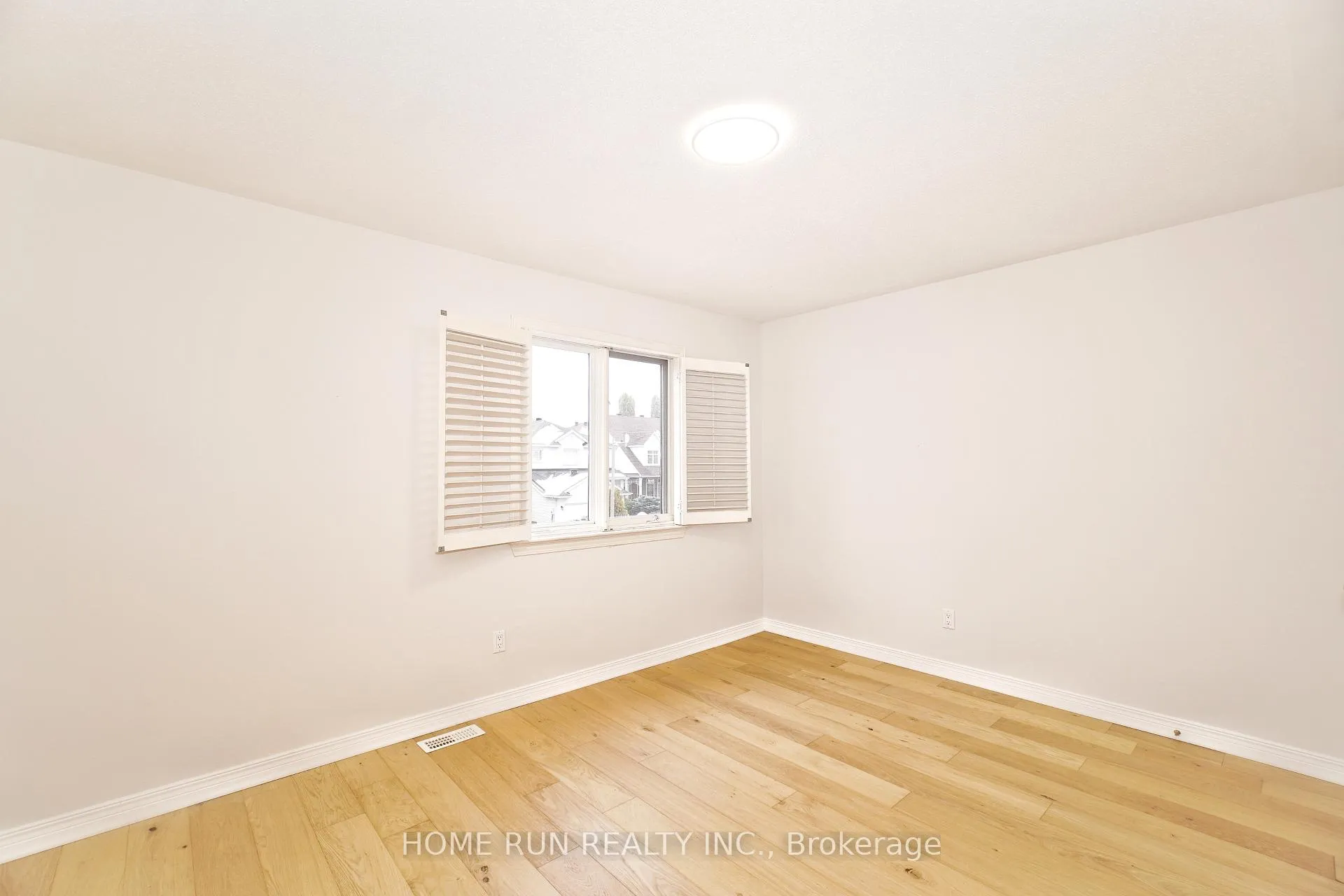 Photo 23 of 15 Evanshen Crescent, Ottawa, Kanata - Kanata Lakes/Heritage Hills — HOMEH