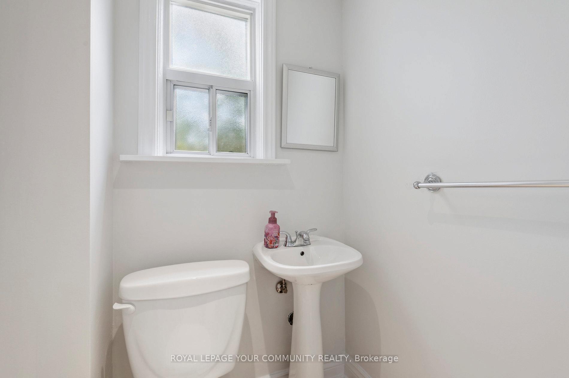 Photo 15 of Unit Unit 1, 10 Coxwell Avenue, Toronto, Greenwood-Coxwell — HOMEH