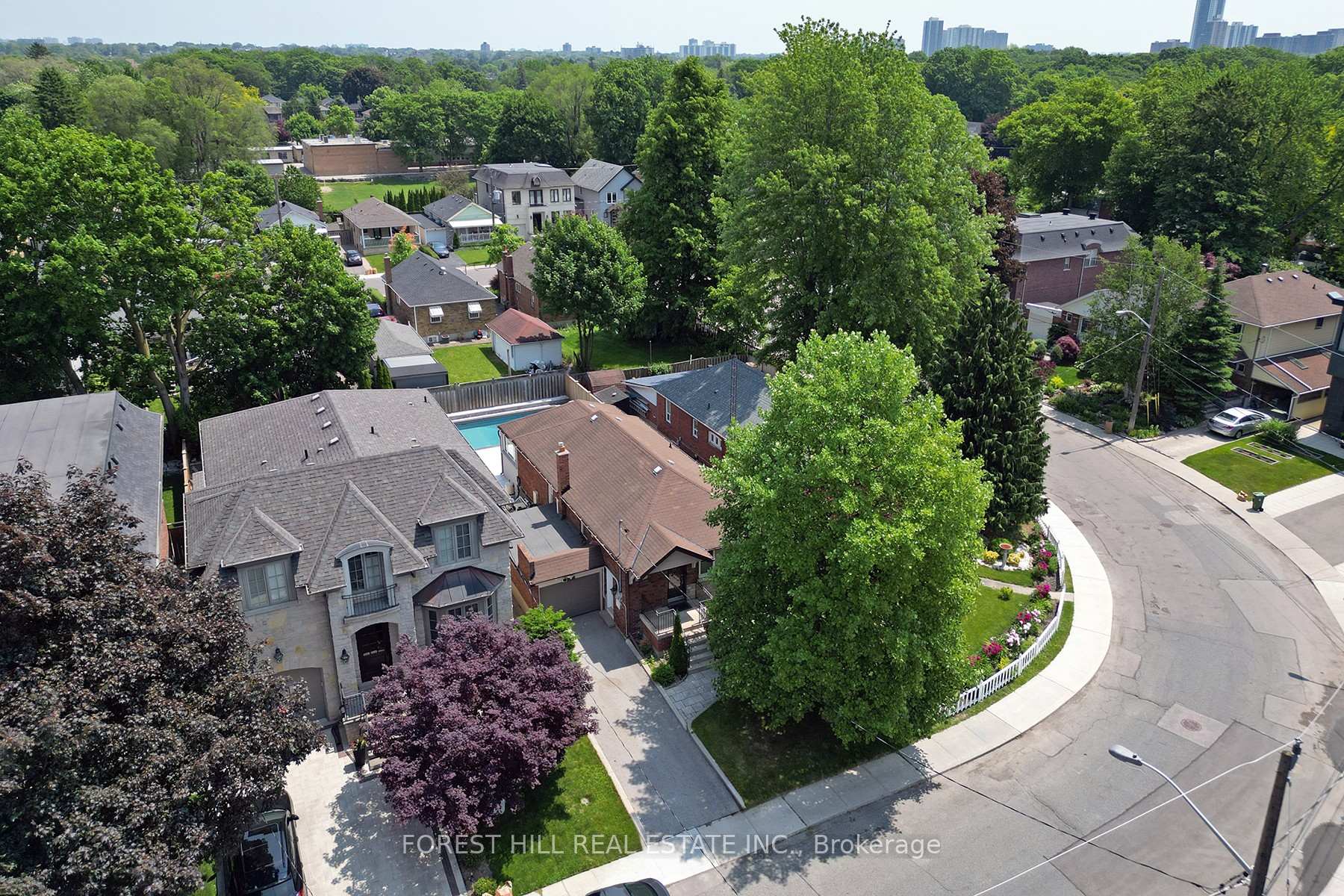 Photo 4 of 21 Presteign Avenue, Toronto, O'Connor-Parkview — HOMEH