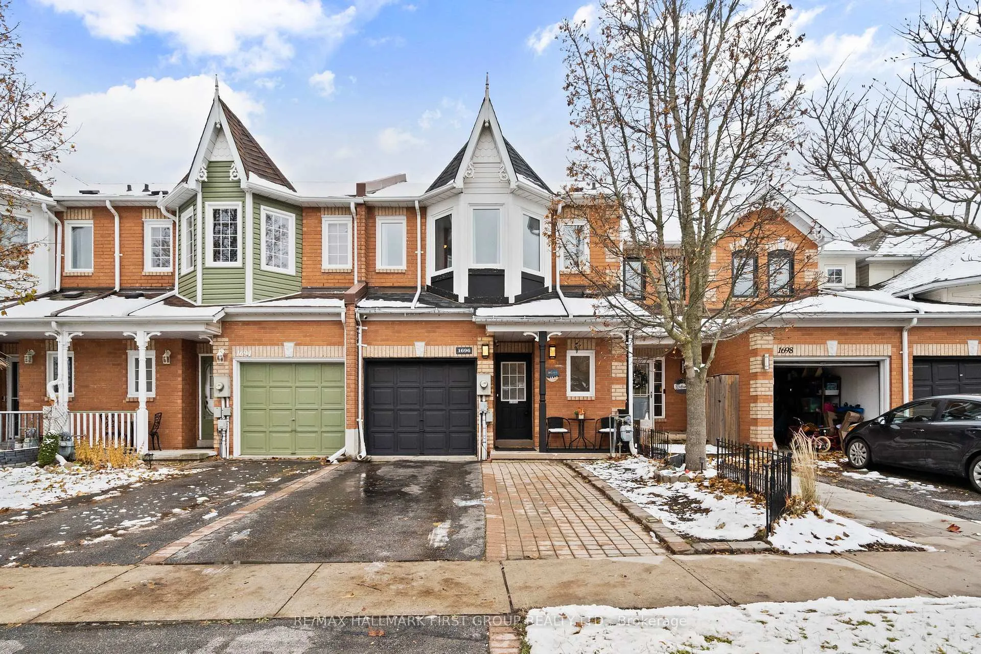Photo 1 of 1696 Woodgate Trail, Oshawa, Samac — HOMEH