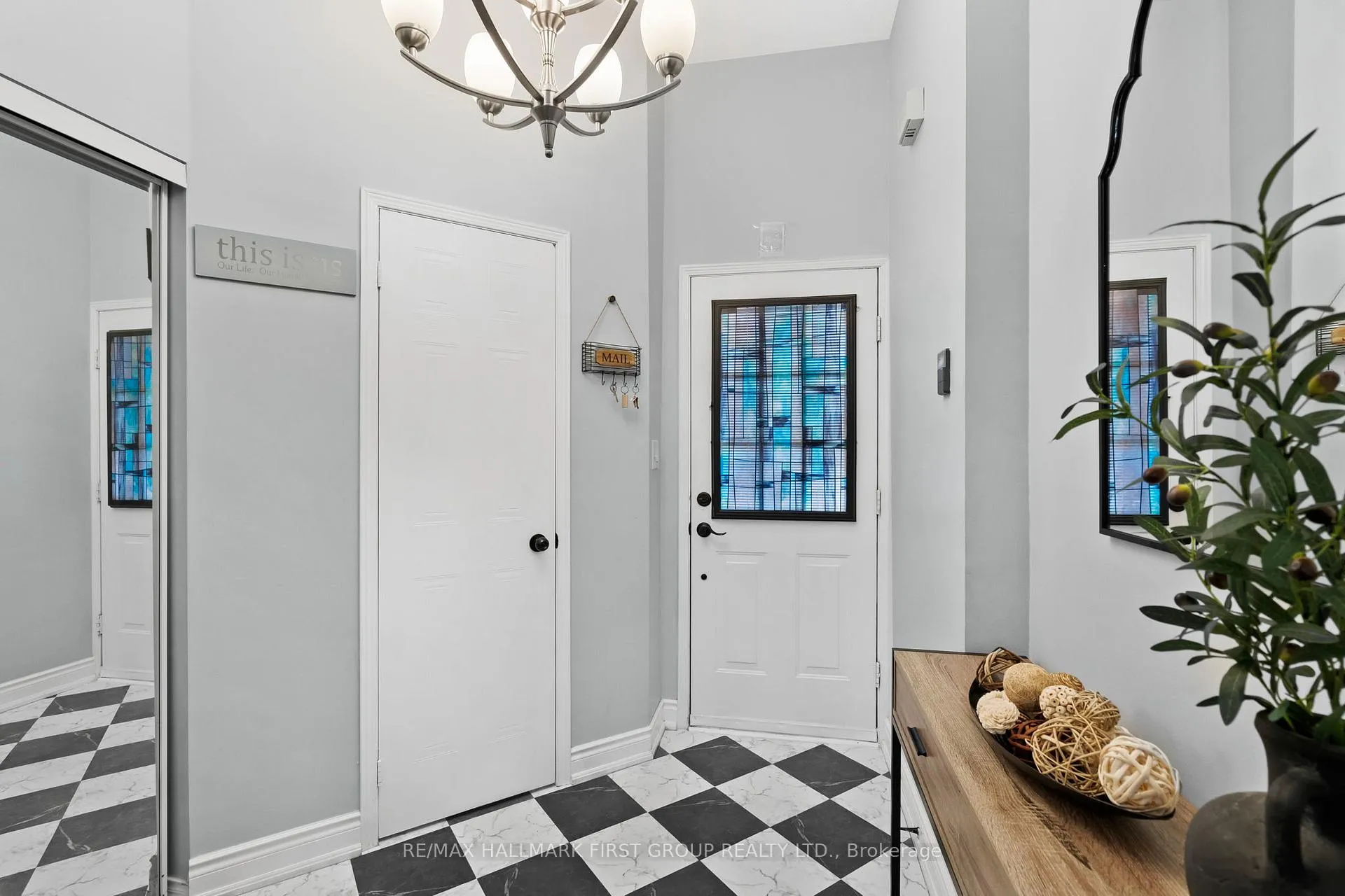 Photo 3 of 1696 Woodgate Trail, Oshawa, Samac — HOMEH