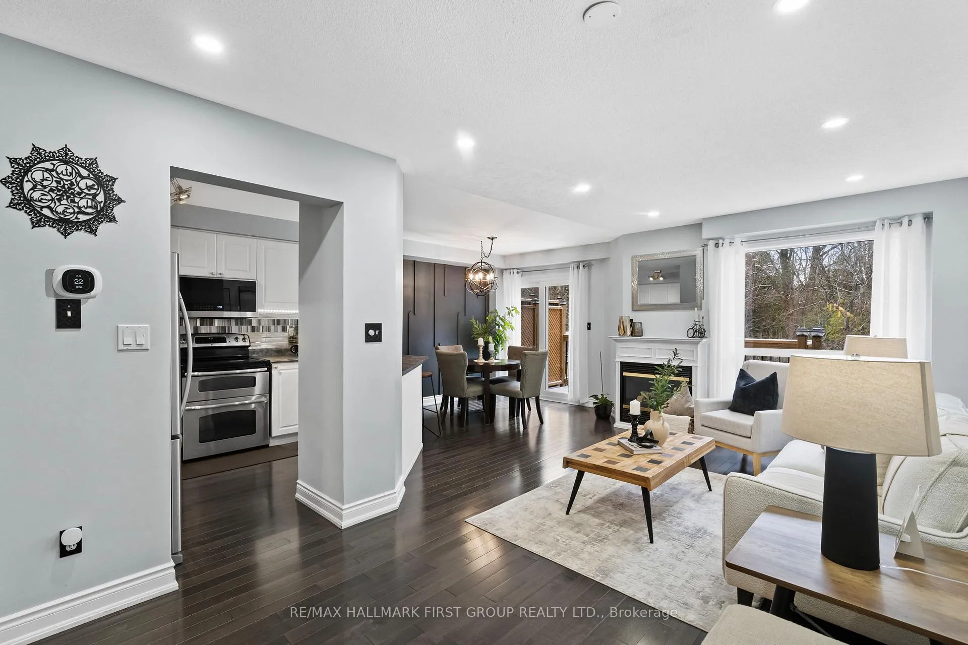 Photo 5 of 1696 Woodgate Trail, Oshawa, Samac — HOMEH