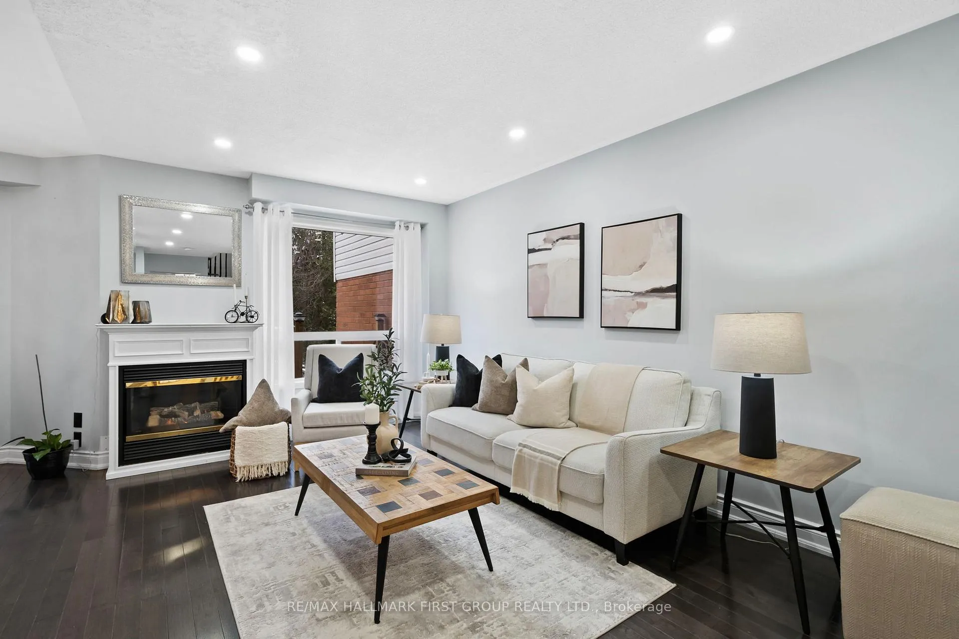 Photo 6 of 1696 Woodgate Trail, Oshawa, Samac — HOMEH