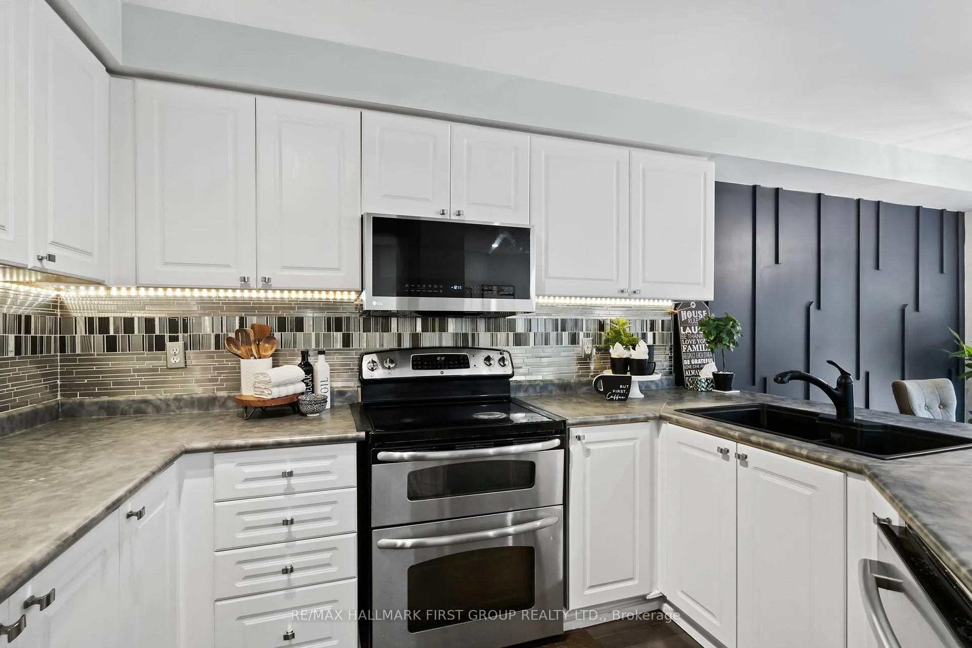 Photo 12 of 1696 Woodgate Trail, Oshawa, Samac — HOMEH