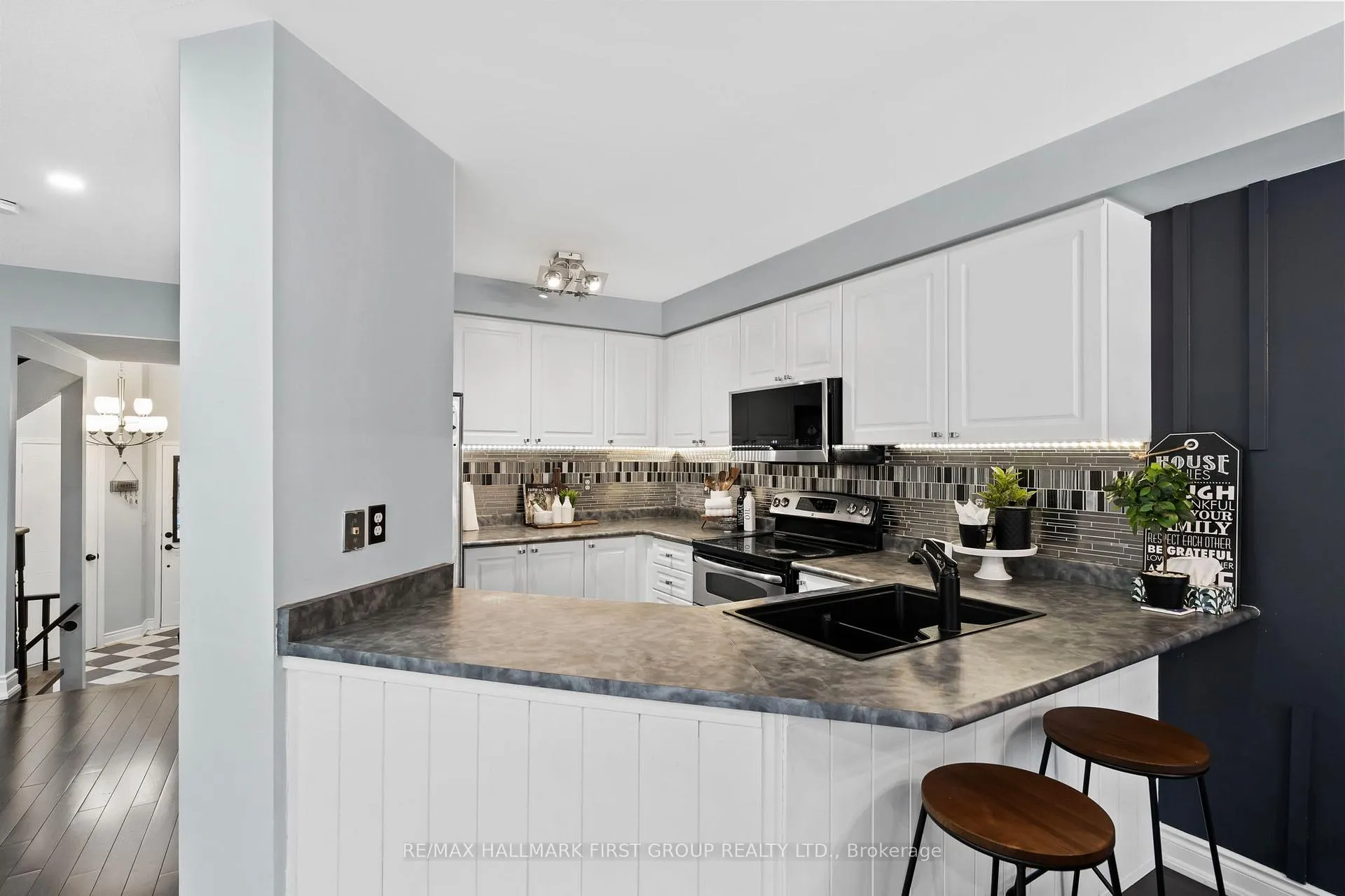 Photo 13 of 1696 Woodgate Trail, Oshawa, Samac — HOMEH