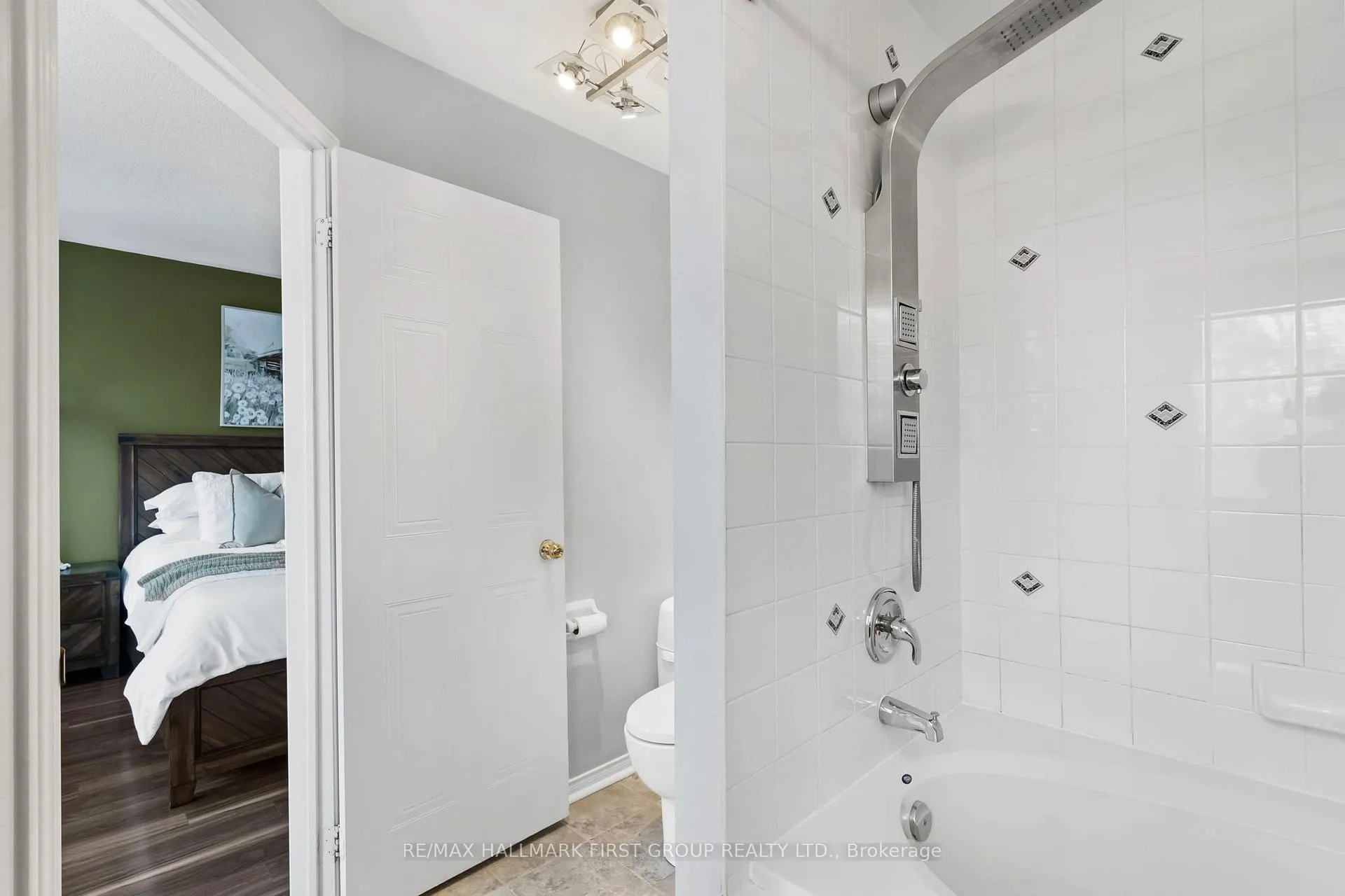 Photo 26 of 1696 Woodgate Trail, Oshawa, Samac — HOMEH