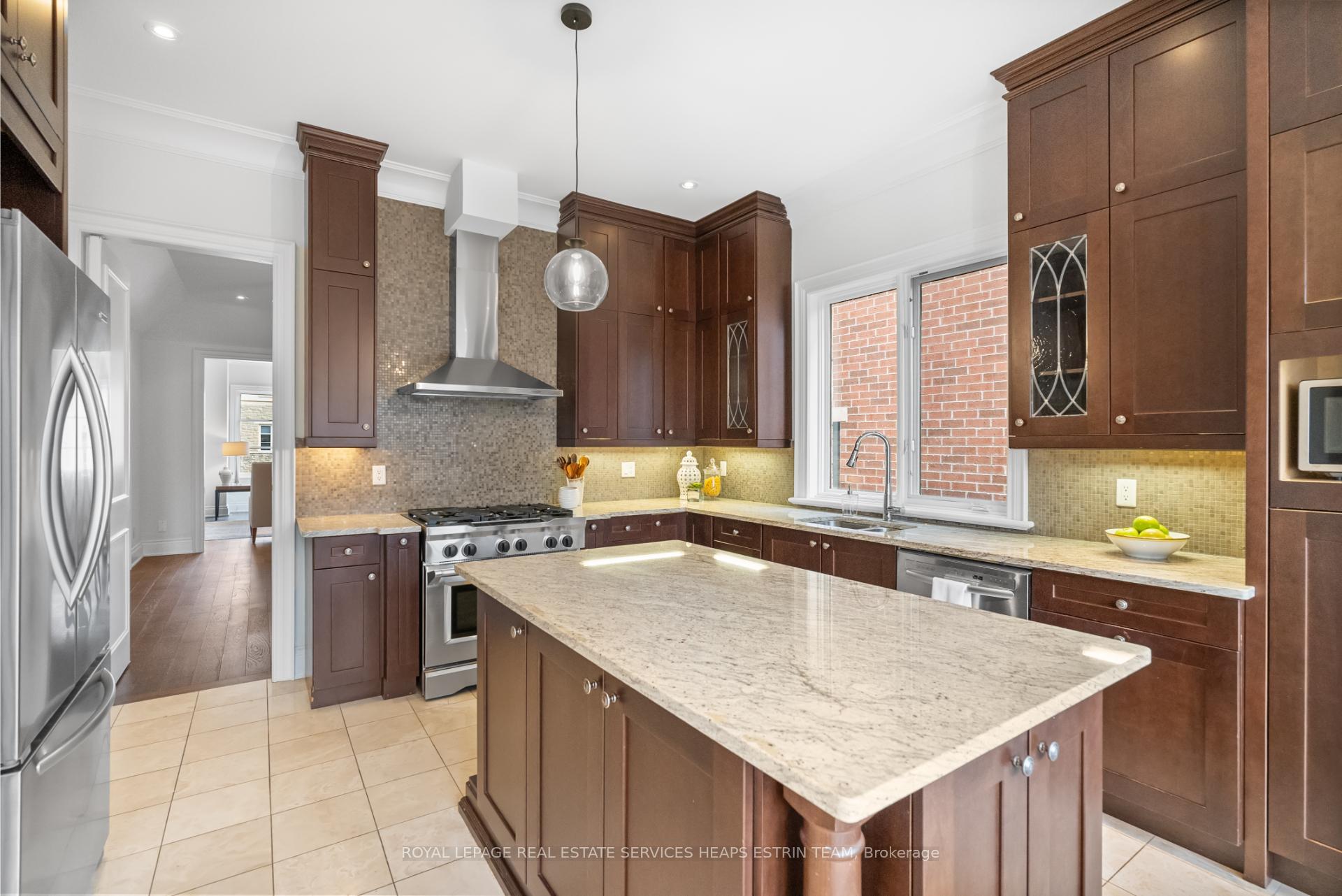 Photo 5 of 30 True Davidson Drive, Toronto, Leaside — HOMEH