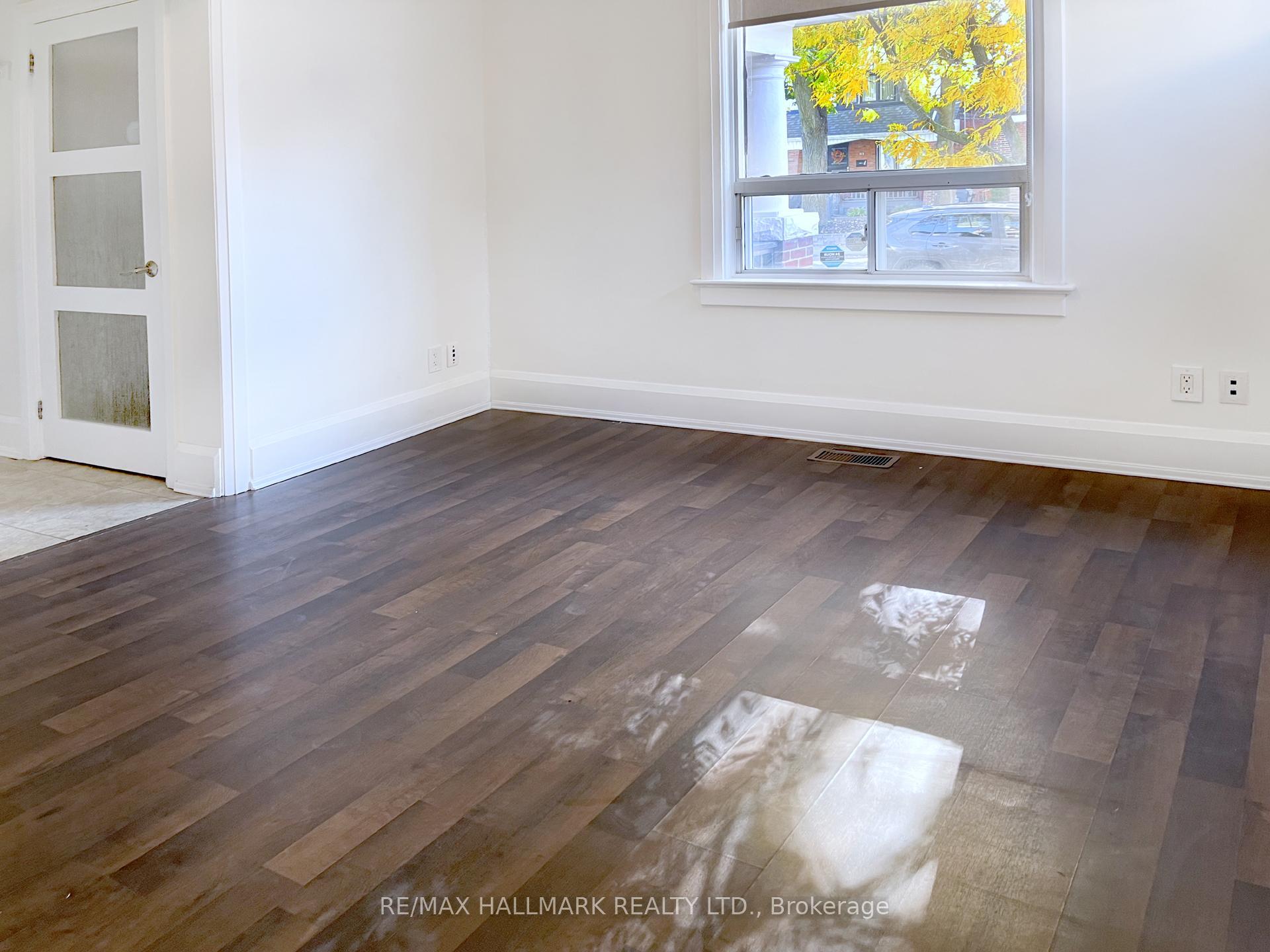 Photo 3 of 260 Soudan Avenue, Toronto, Mount Pleasant East — HOMEH