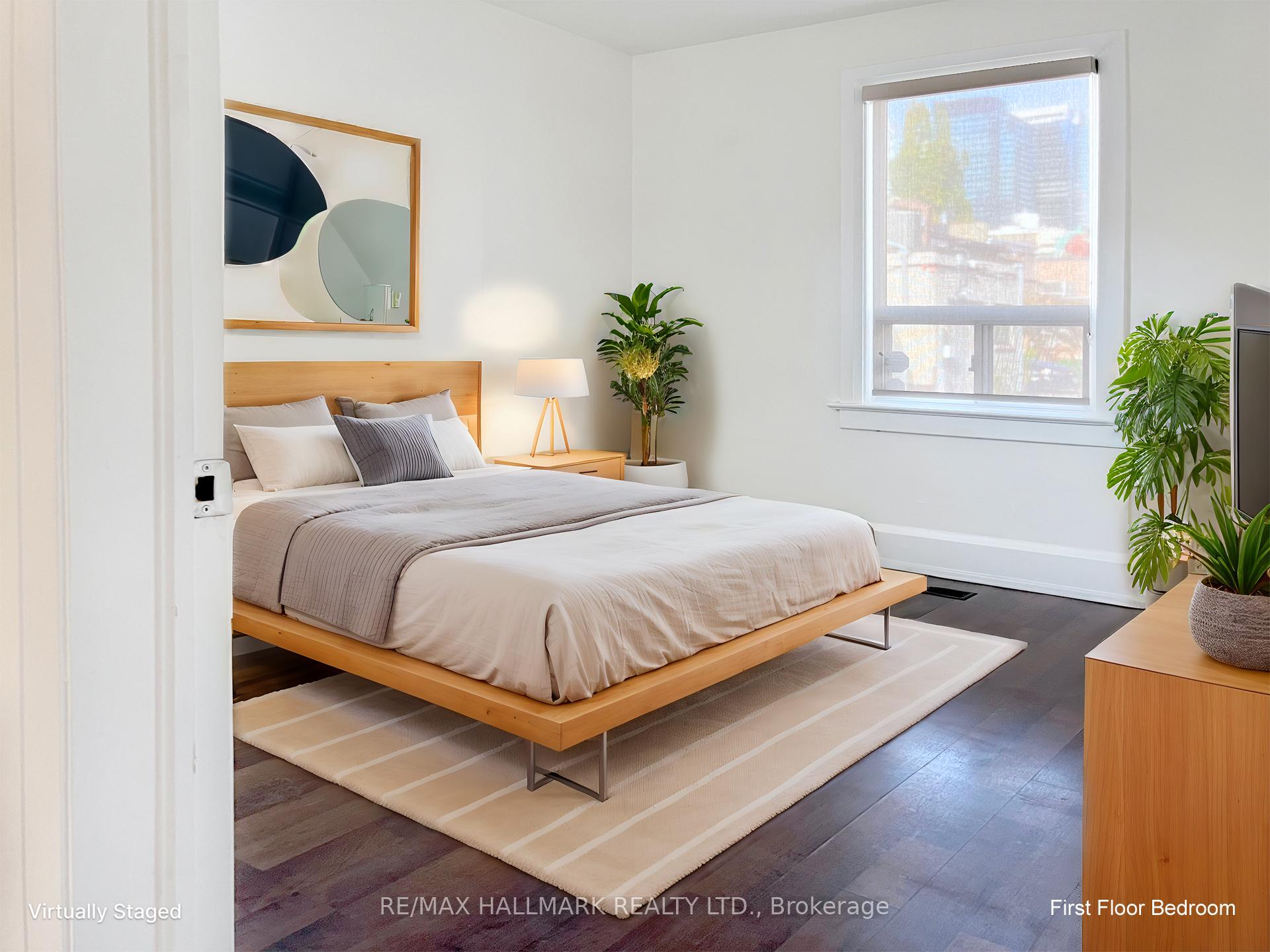 Photo 6 of 260 Soudan Avenue, Toronto, Mount Pleasant East — HOMEH