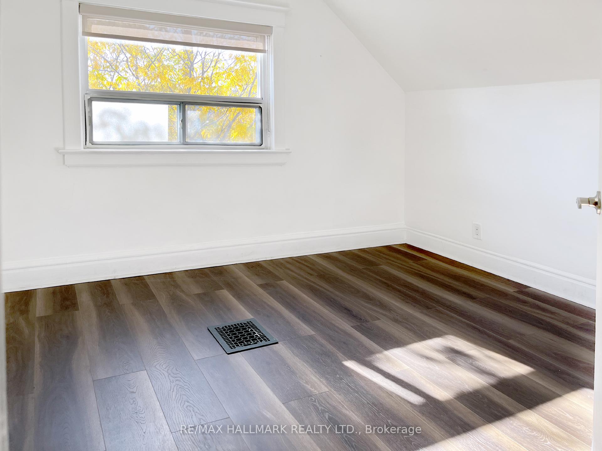 Photo 23 of 260 Soudan Avenue, Toronto, Mount Pleasant East — HOMEH