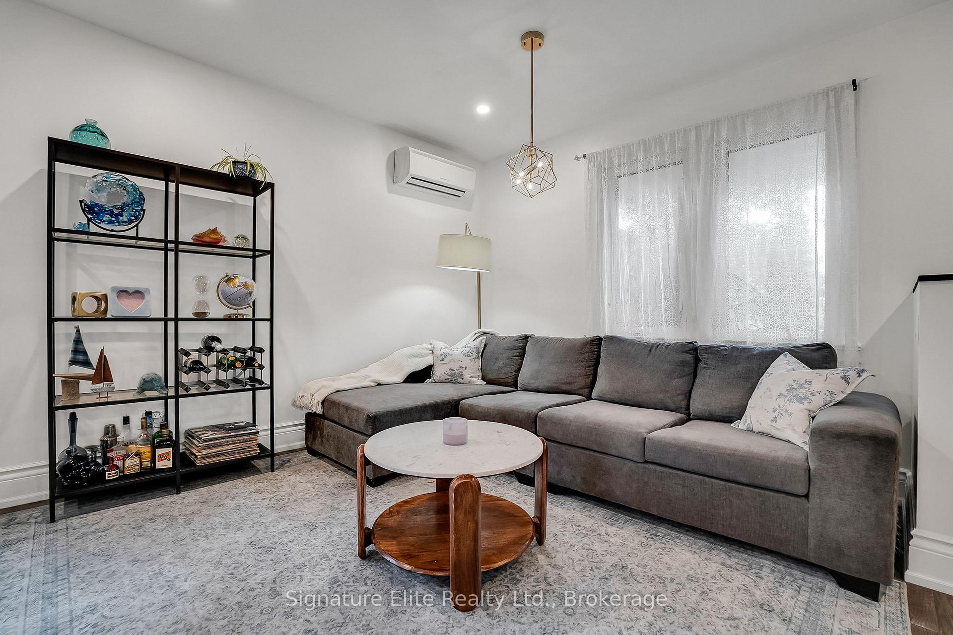 Photo 3 of 184 Swanwick Avenue, Toronto, East End-Danforth — HOMEH